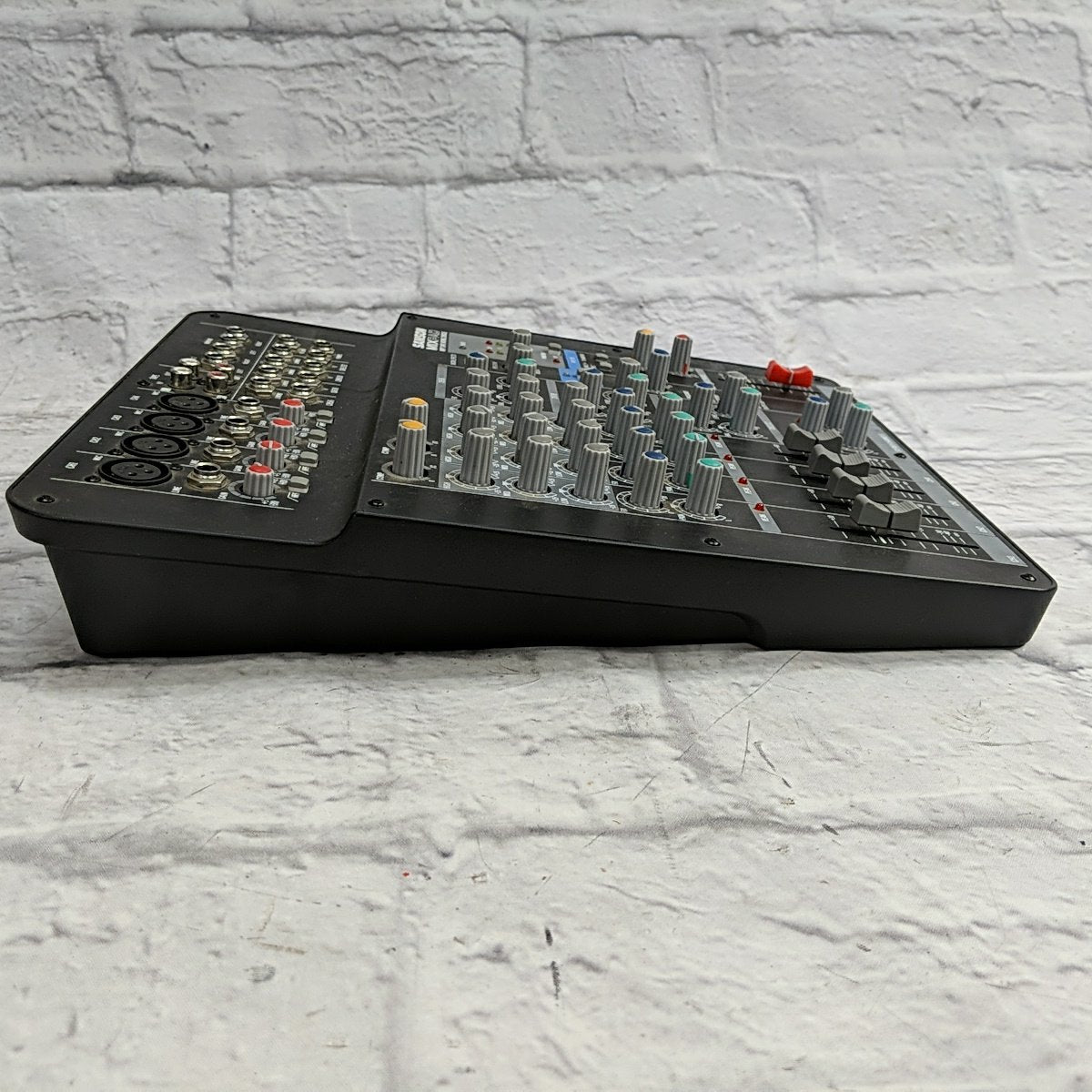 Samson Mix Pad MXP 124fx Mixing Console