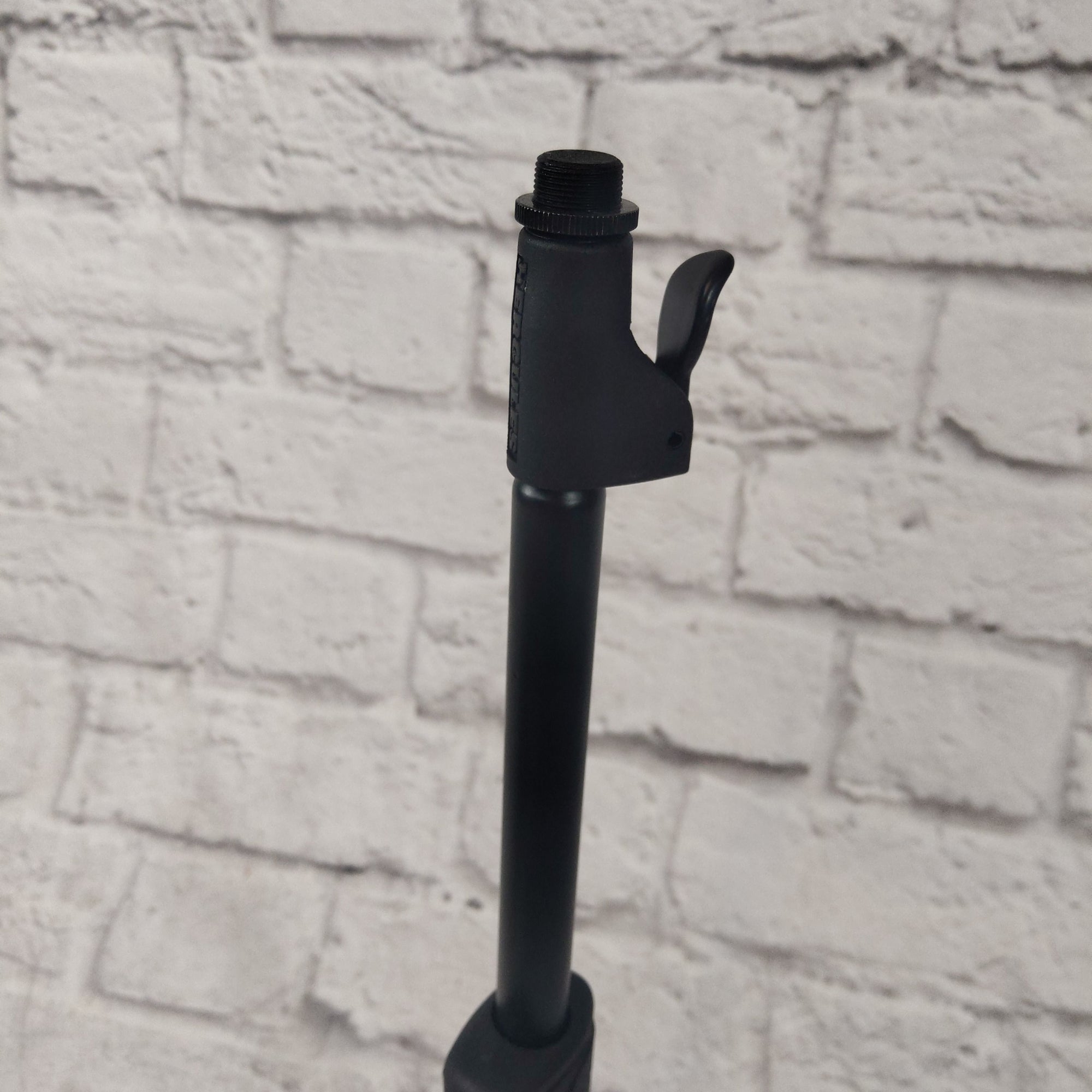 Hercules Stands MS100B H-Base Desktop  Microphone Stand with EZ Adjust