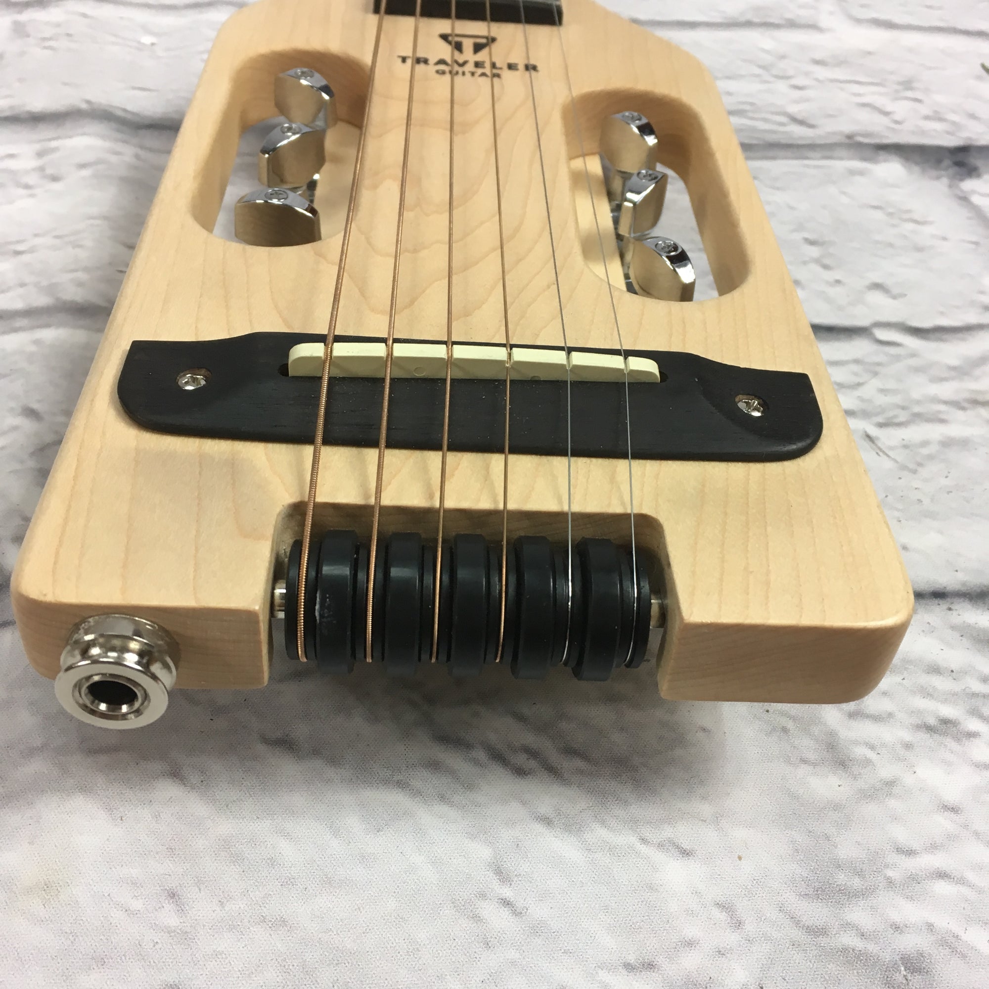 Traveler Ultra-light Natural Acoustic Electric Guitar