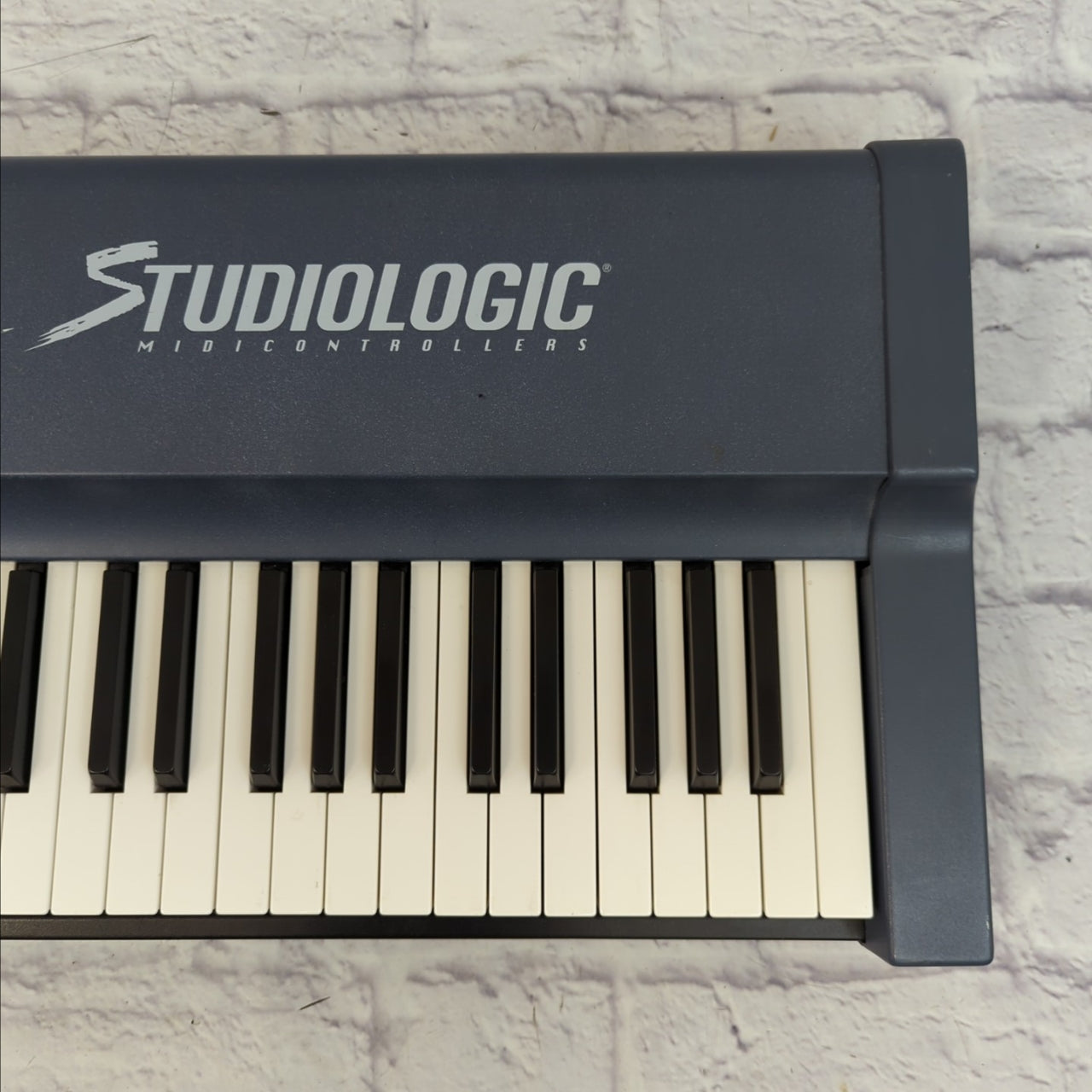 Studiologic SL-990 Pro 88-Key MIDI Controller