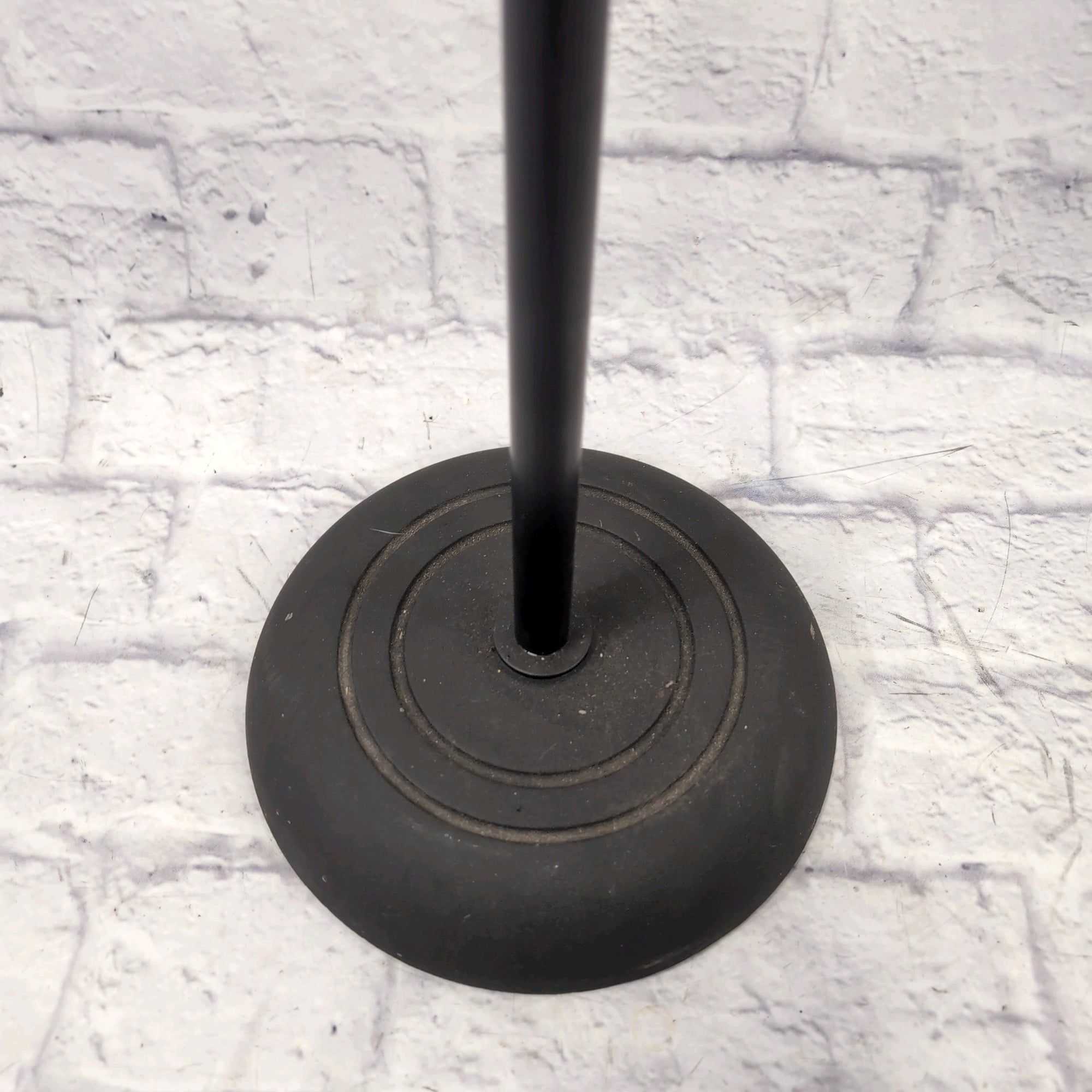 Unknown Straight Mic Stand w/ Round Base