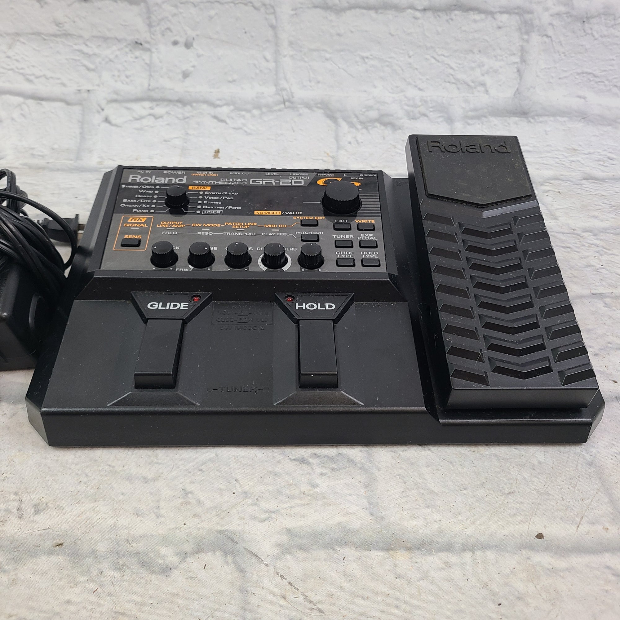 Roland GR-20 Guitar Synthesizer Footswitch - Evolution Music