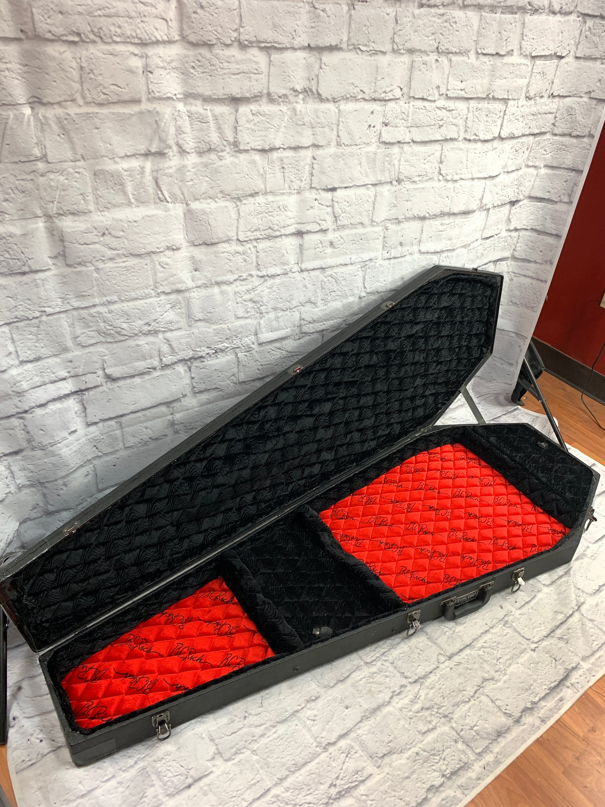 BC Rich Coffin Hard Shell Bass Case --one latch broken