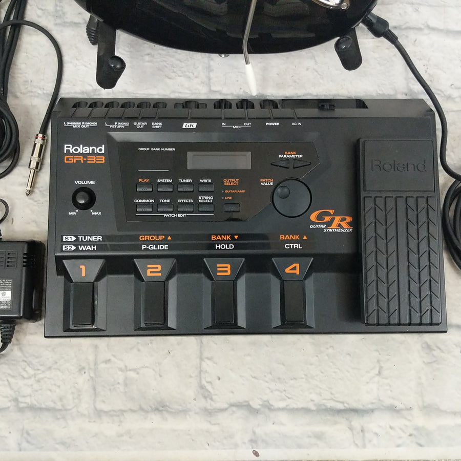 Roland GR-33 Guitar Synth with SKB Case