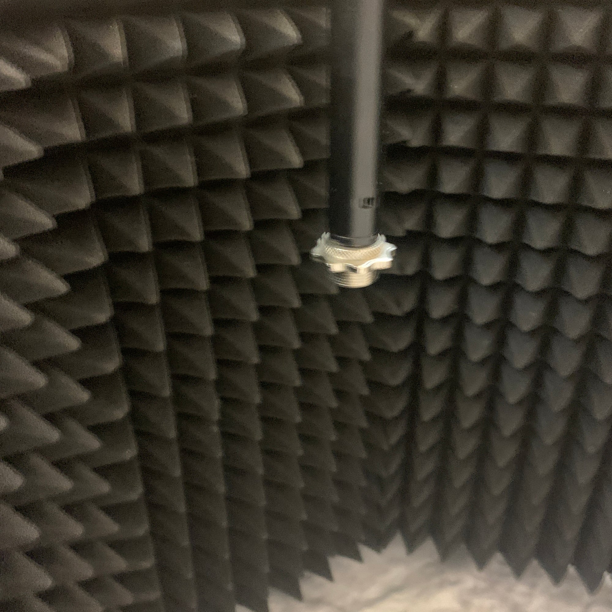 Griffin Microphone Isolation Shield