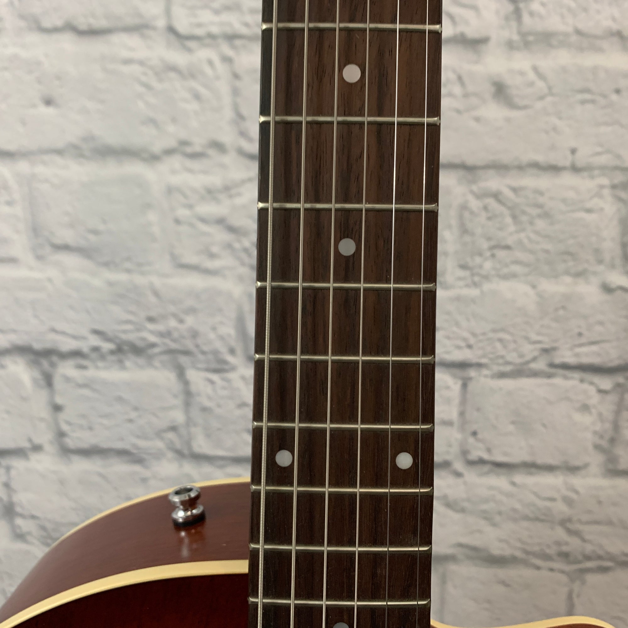 Godin 5th Ave Kingpin II Hollow Body Electric w/ Case