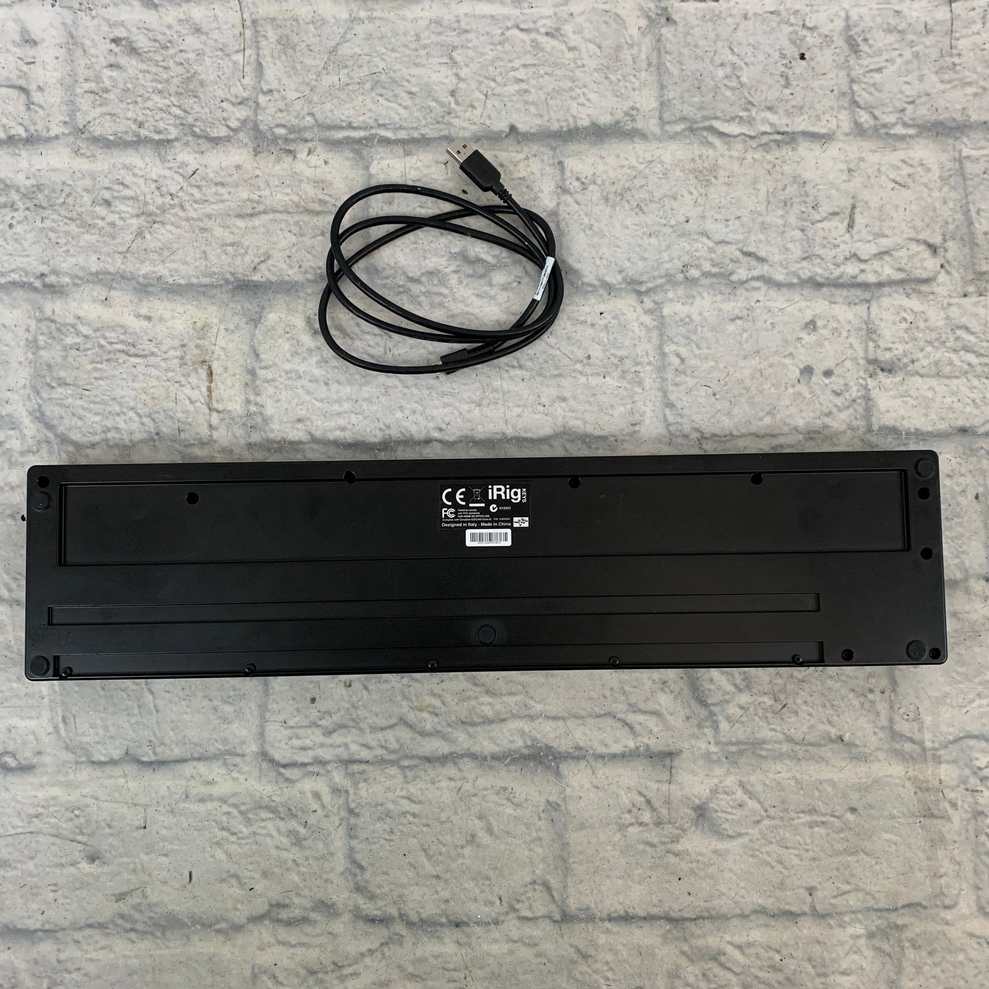 IK Multimedia iRig 37 Keys Compact MIDI Keyboard
