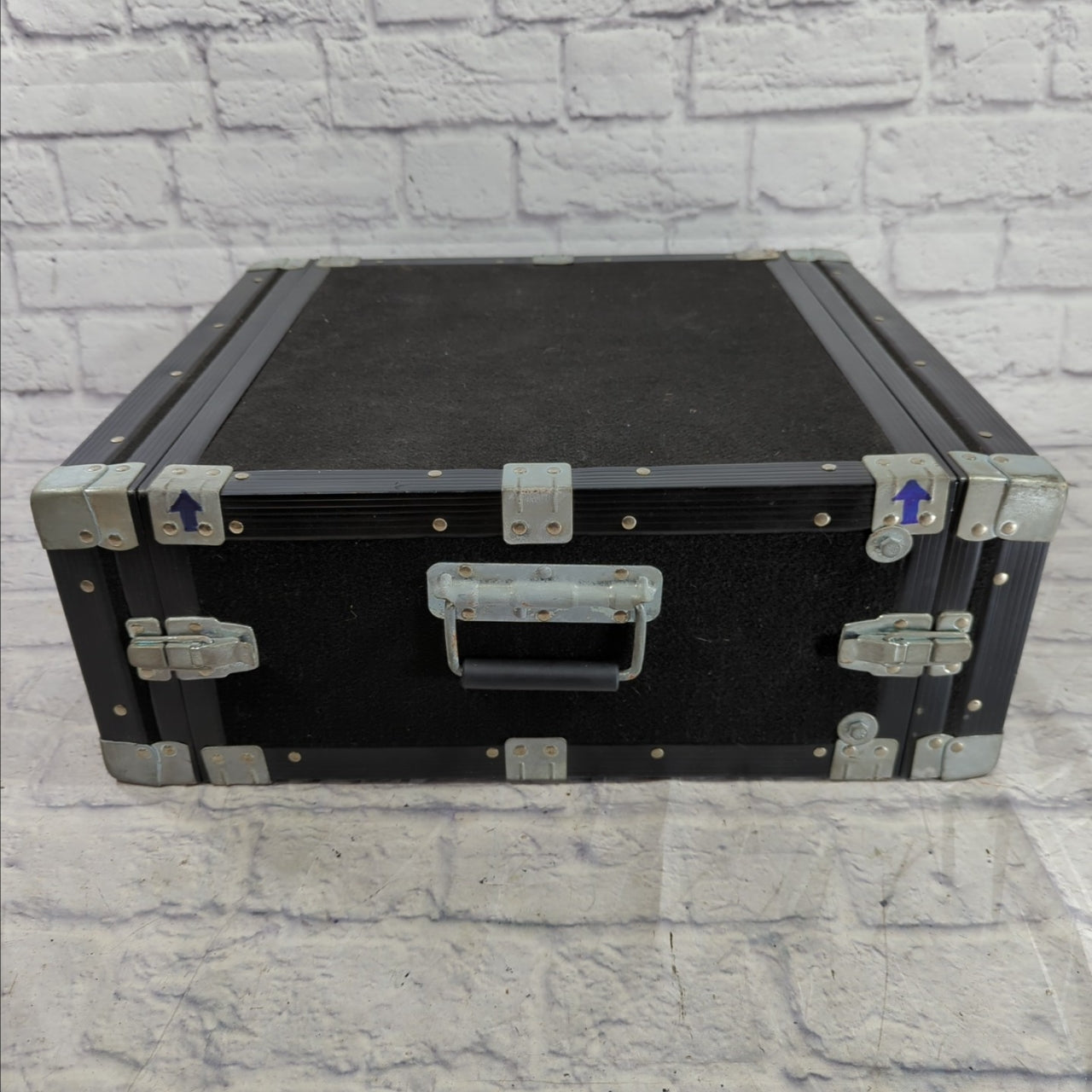Unknown  Black Carpeted 4U Rack Road Case
