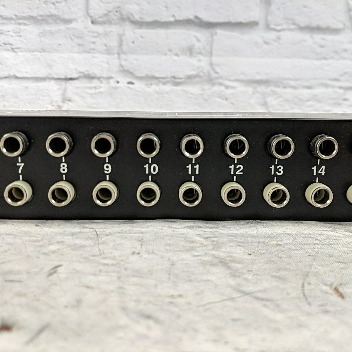 Neutrik NYS-SPP-L 48ポイント TRS バランスパッチベイ Neutrik NYSSPPL 48-Point TRS Balanced Patchbay | zZounds