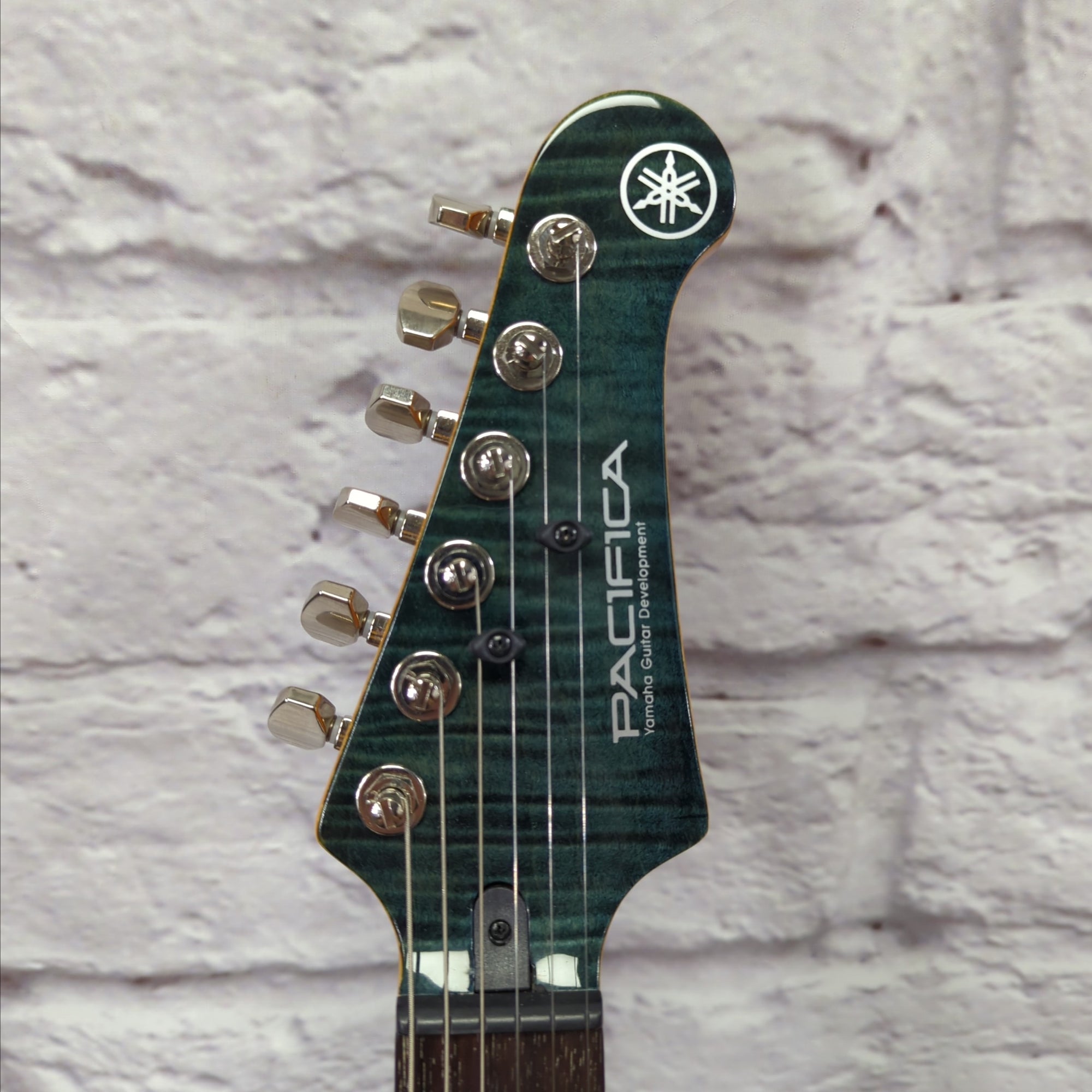 Yamaha Pacifica PAC612VIIFM Indigo Blue Electric Guitar