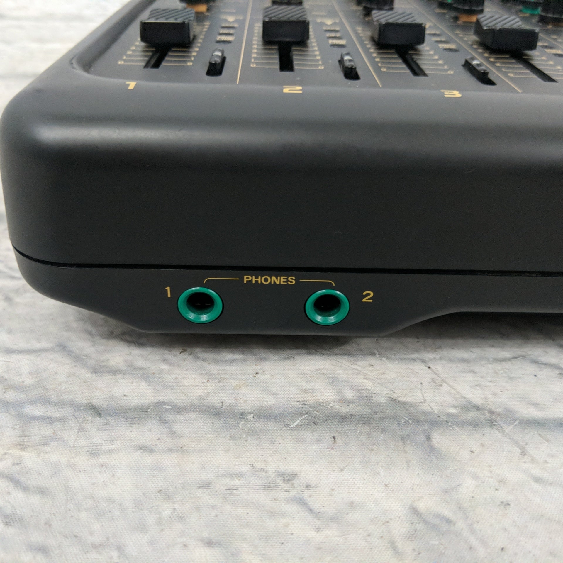 Marantz PMD 740 - 4 Track Professional Cassette Recorder / 6 Channel Mixer