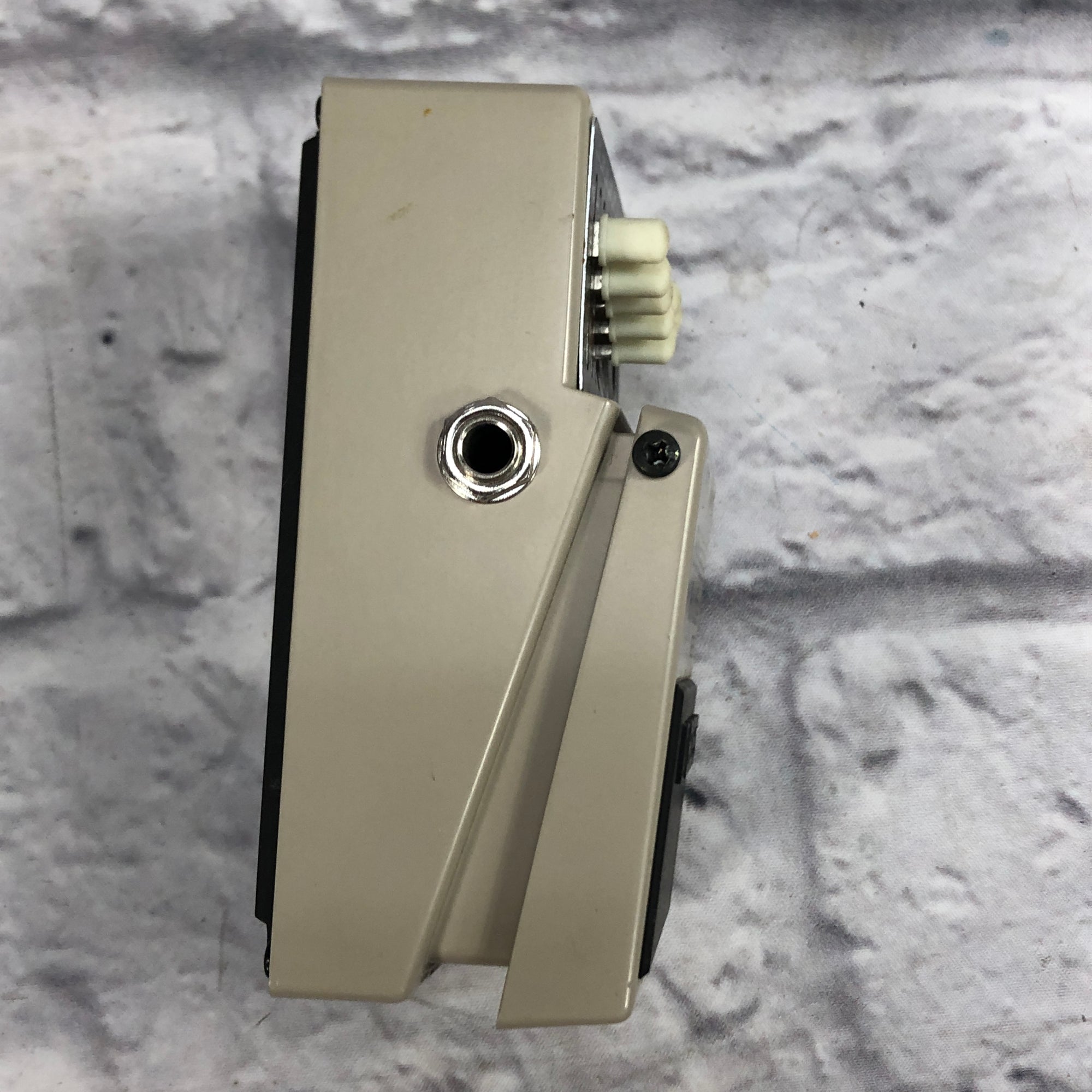 Boss GEB-7 Bass EQ pedal - Evolution Music