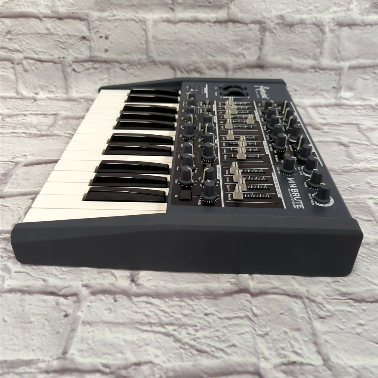Arturia Mini Brute 25 Key Synthesizer