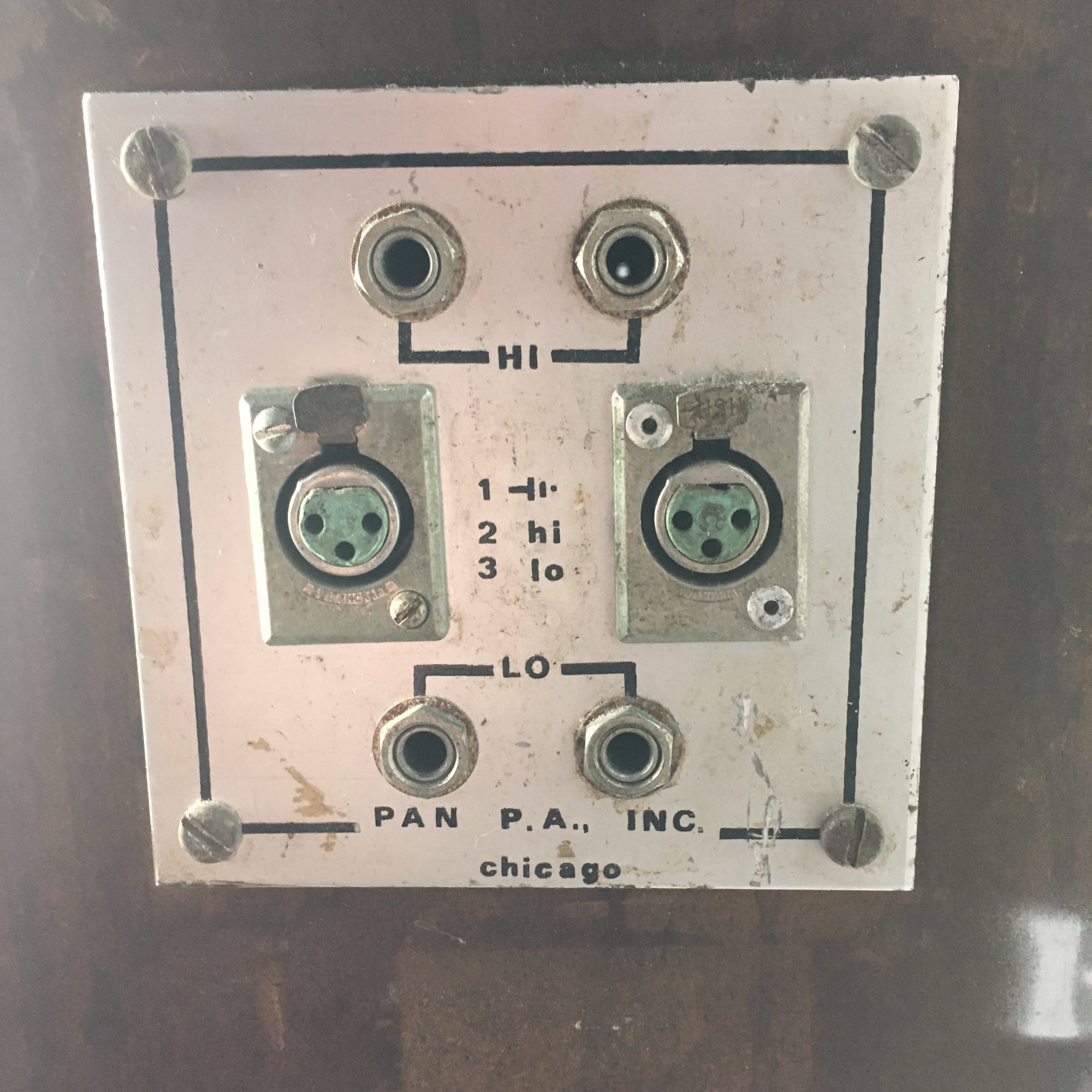 Hewitt Audio 3.5FT Tall Drum Side Fill Monitor 15x2 w 4 Horns and Casters