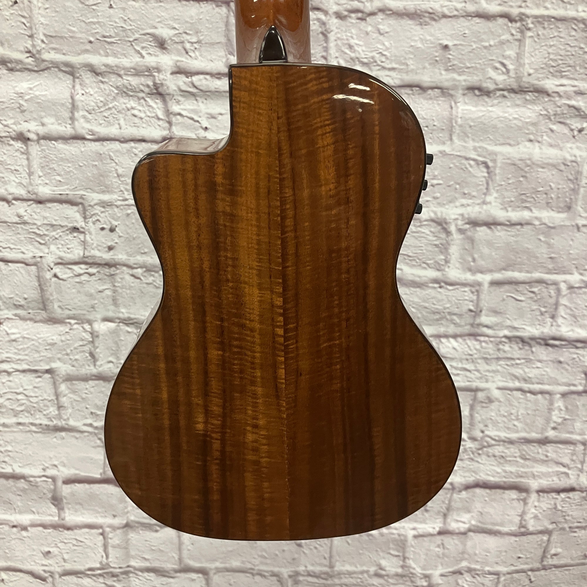Luna Vinyeyard Koa C Ukulele