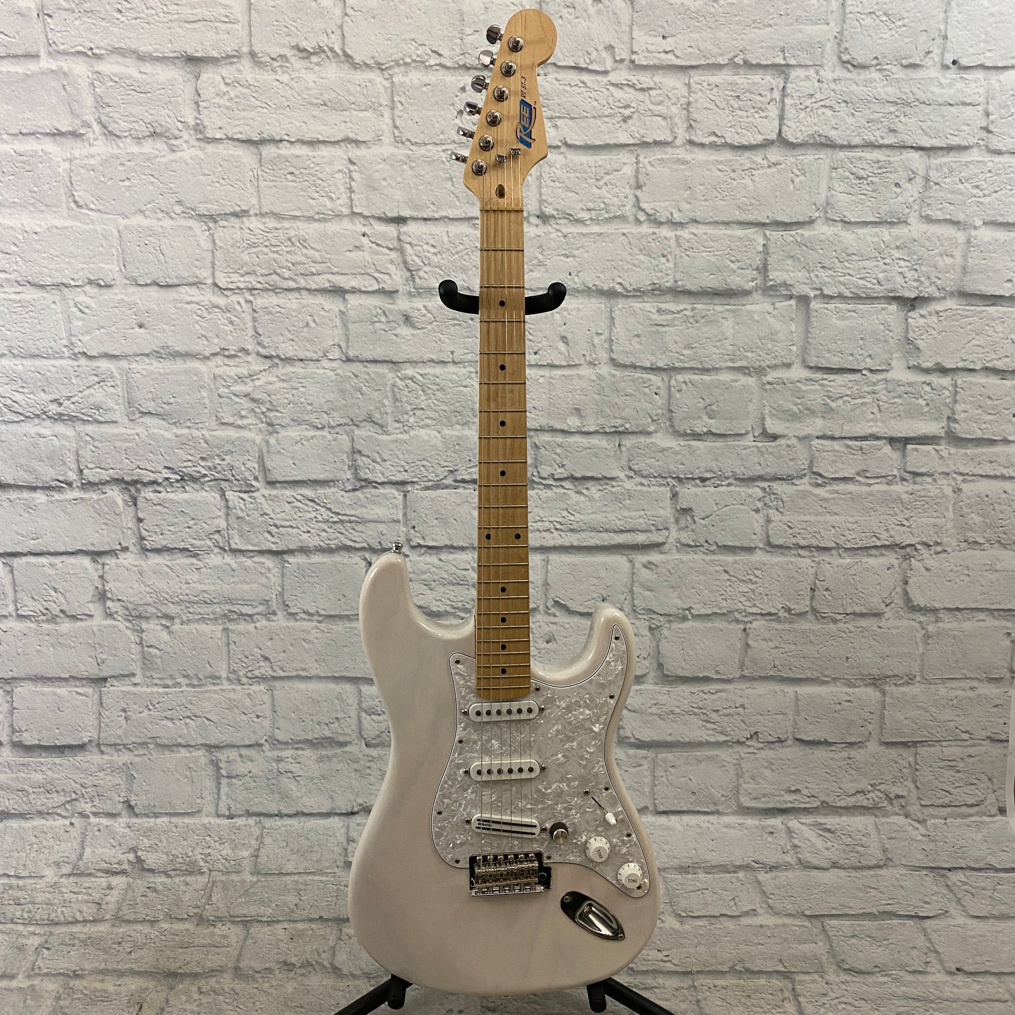 R&R Custom RT-ST-3 Strat-Style Electric Guitar