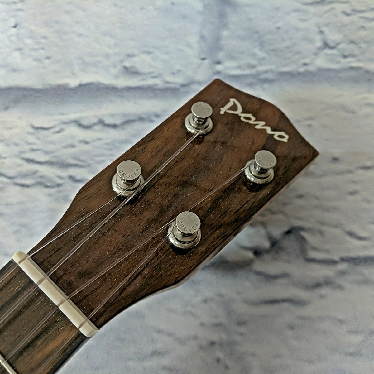Pono MSSD Gloss Finish Soprano Ukulele