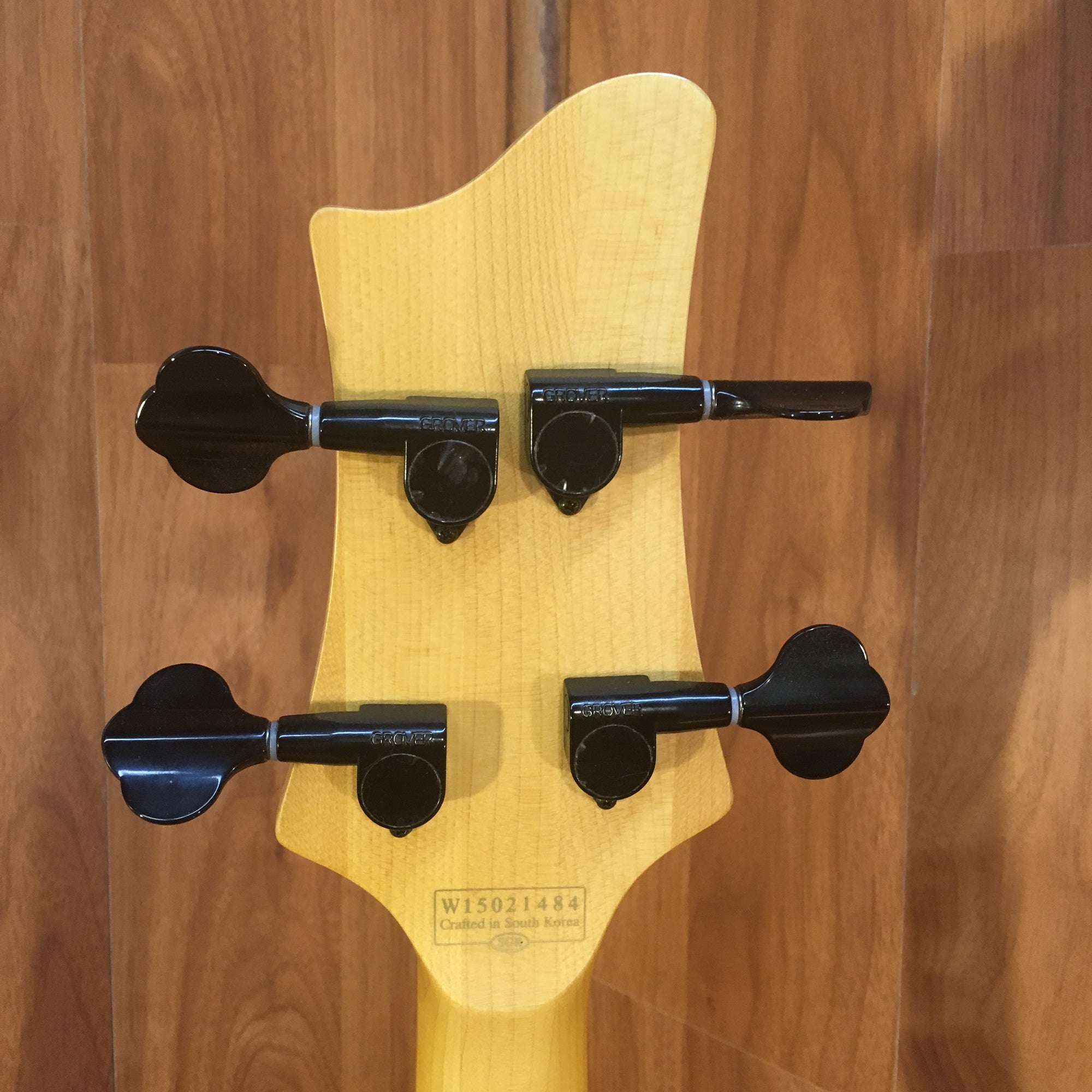 ** Schecter Diamond Series Stiletto 4 Session Natural Bass