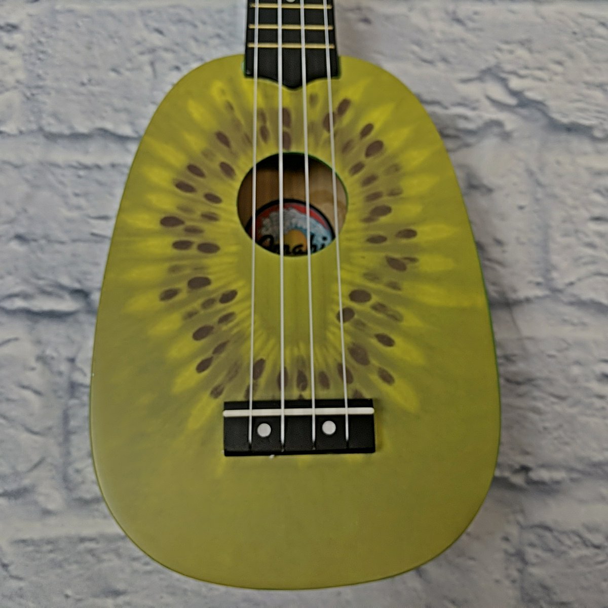 Amahi DDUK15 Kiwi Design Ukulele