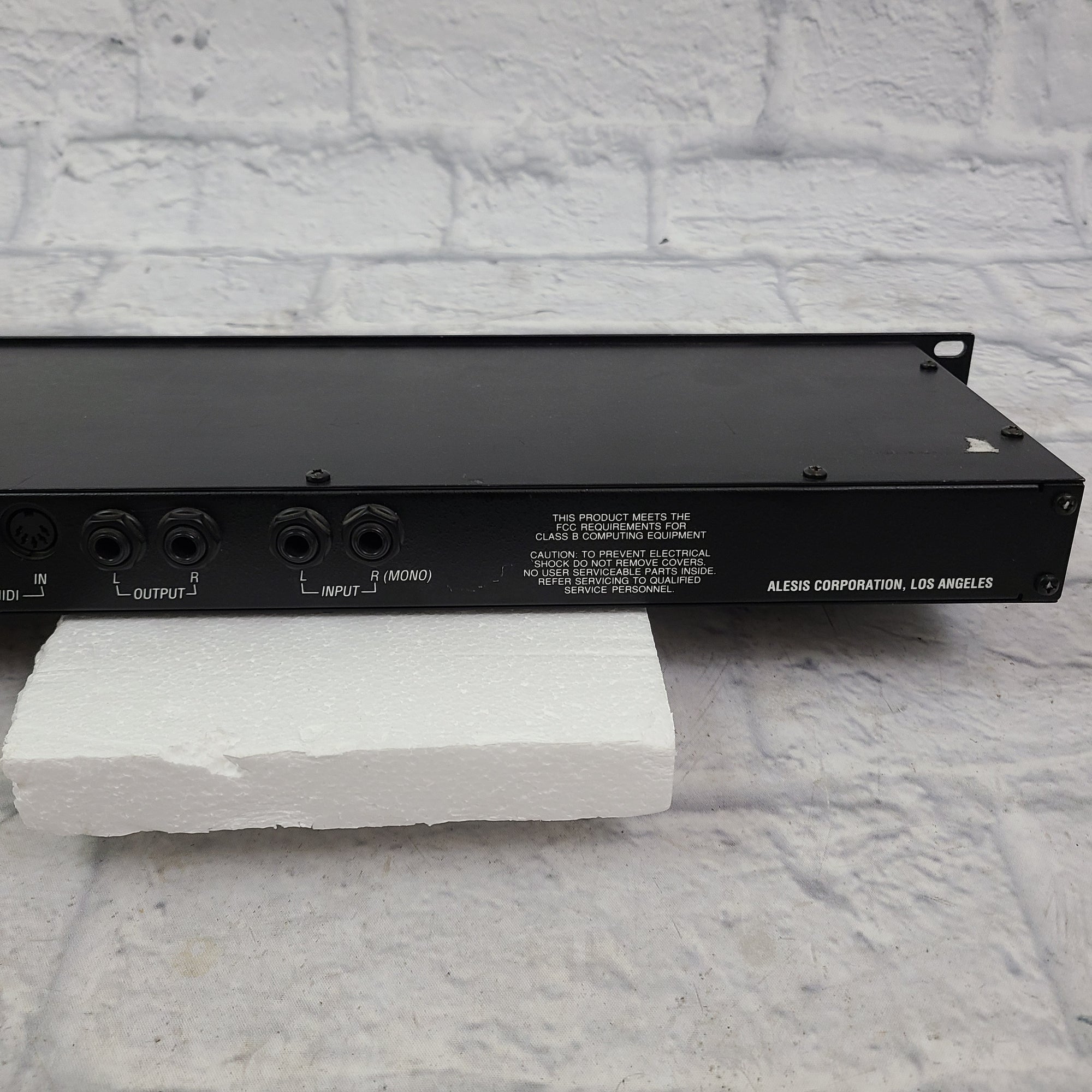 Alesis QuadraVerb 20K Bandwidth Simultaneous Digital Effects Rack Unit