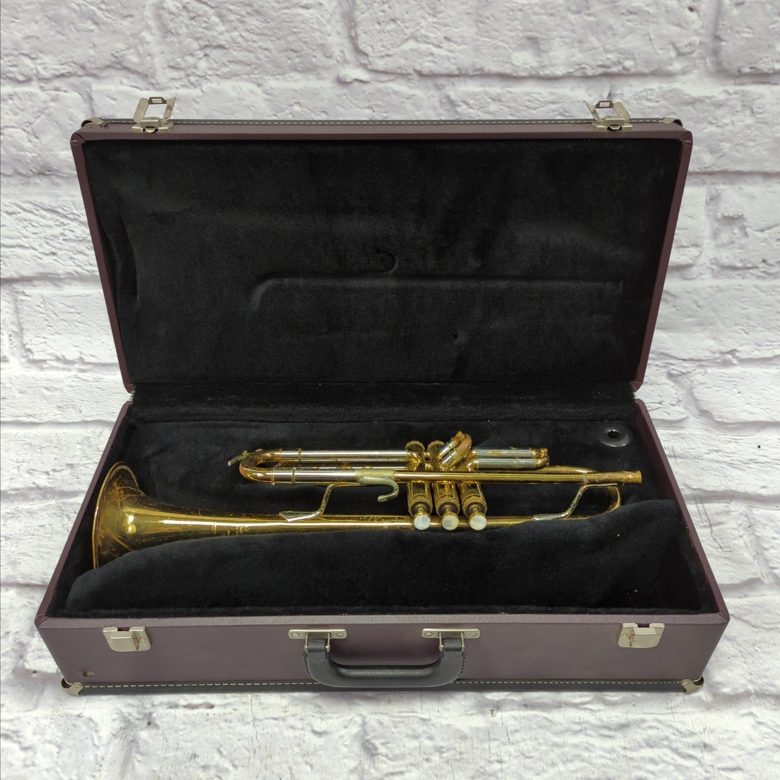 Getzen 300 Series Trumpet with Brand New Case - Evolution Music