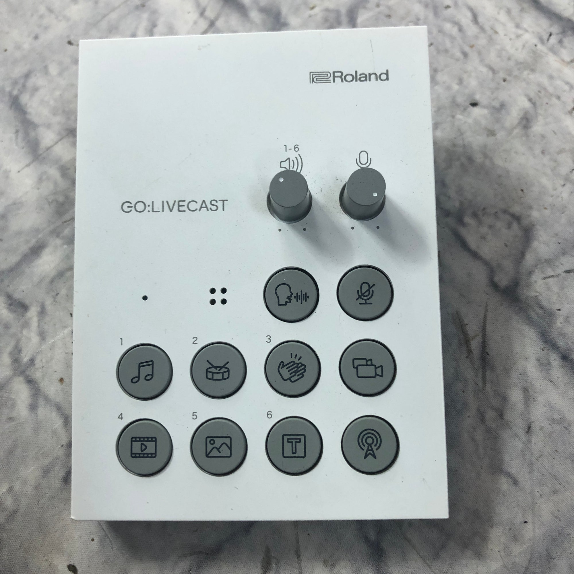 Roland Go:Livecast Streaming Studio for Smartphones