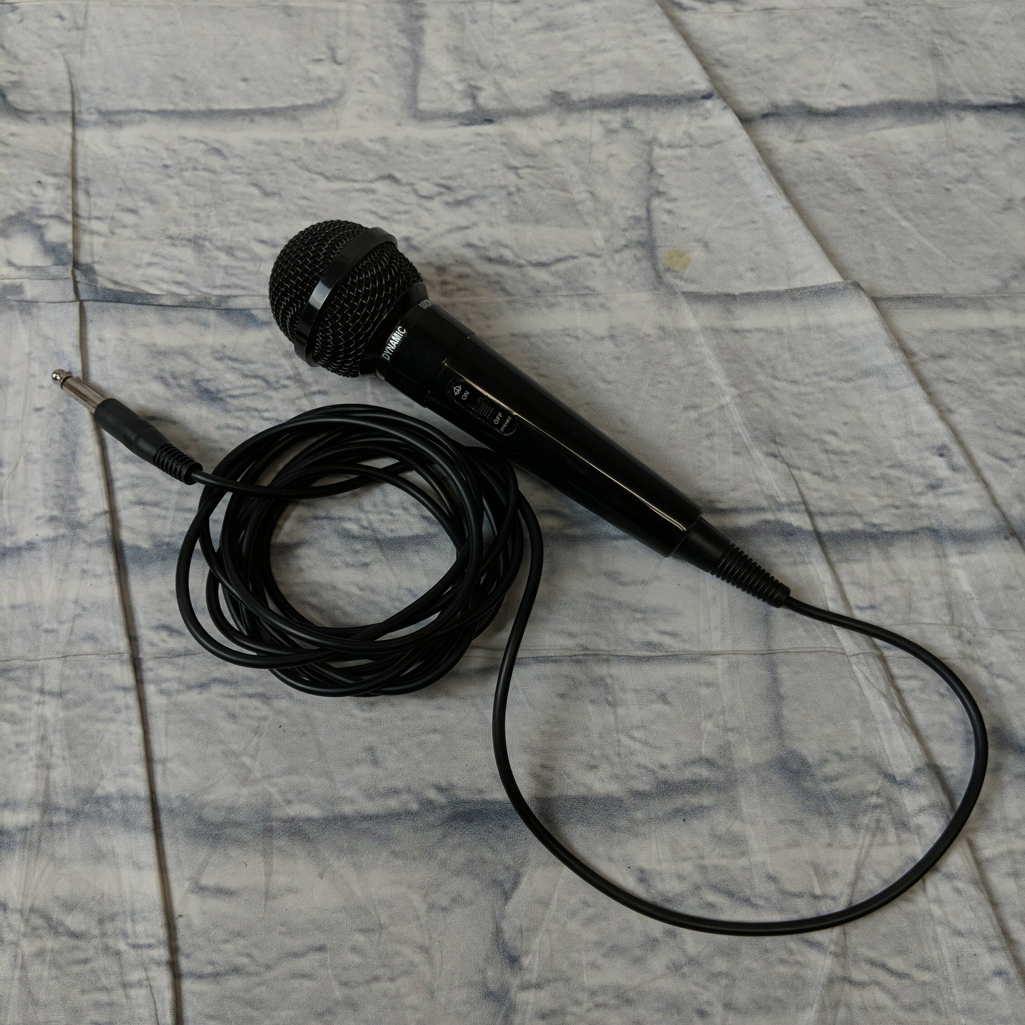 No Name Microphone with quarter inch out attached