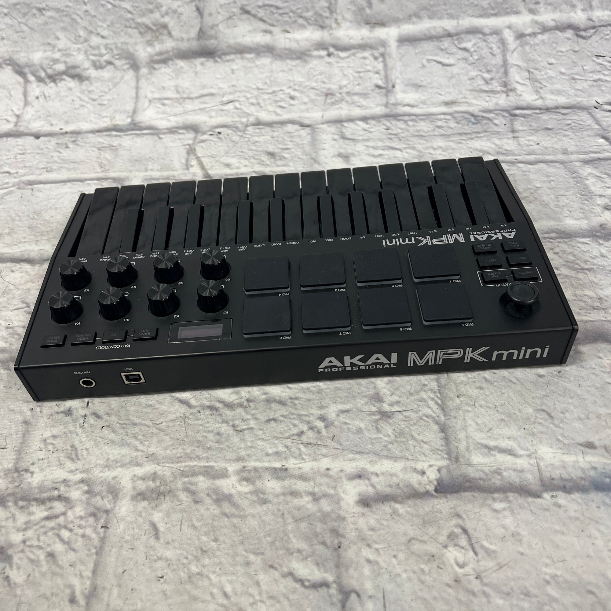 Akai MPK mini Midi Controller