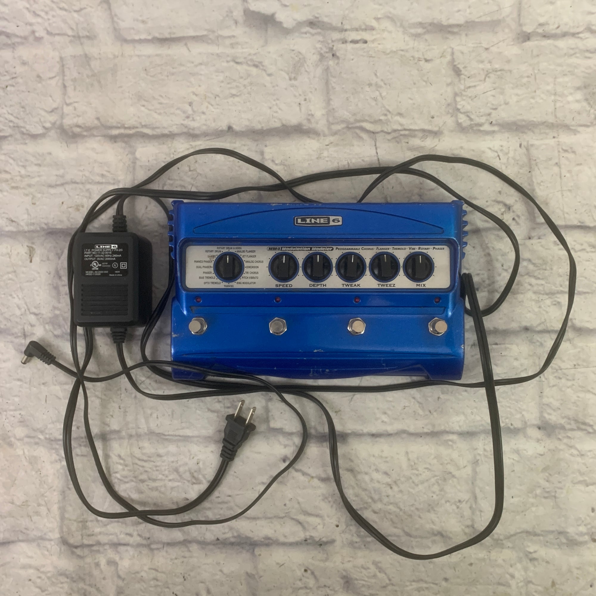 Line 6 Modulation Line 6 MM4 Modulation Modeler Effects Pedal - Evolution Music