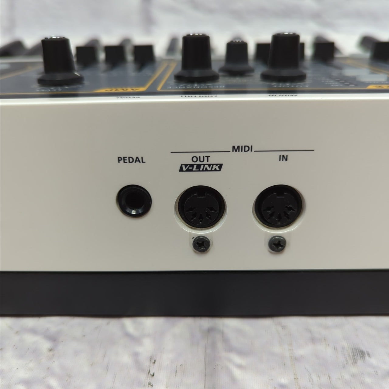 Roland SH-01 Gaia 37-Key Digital Synthesizer