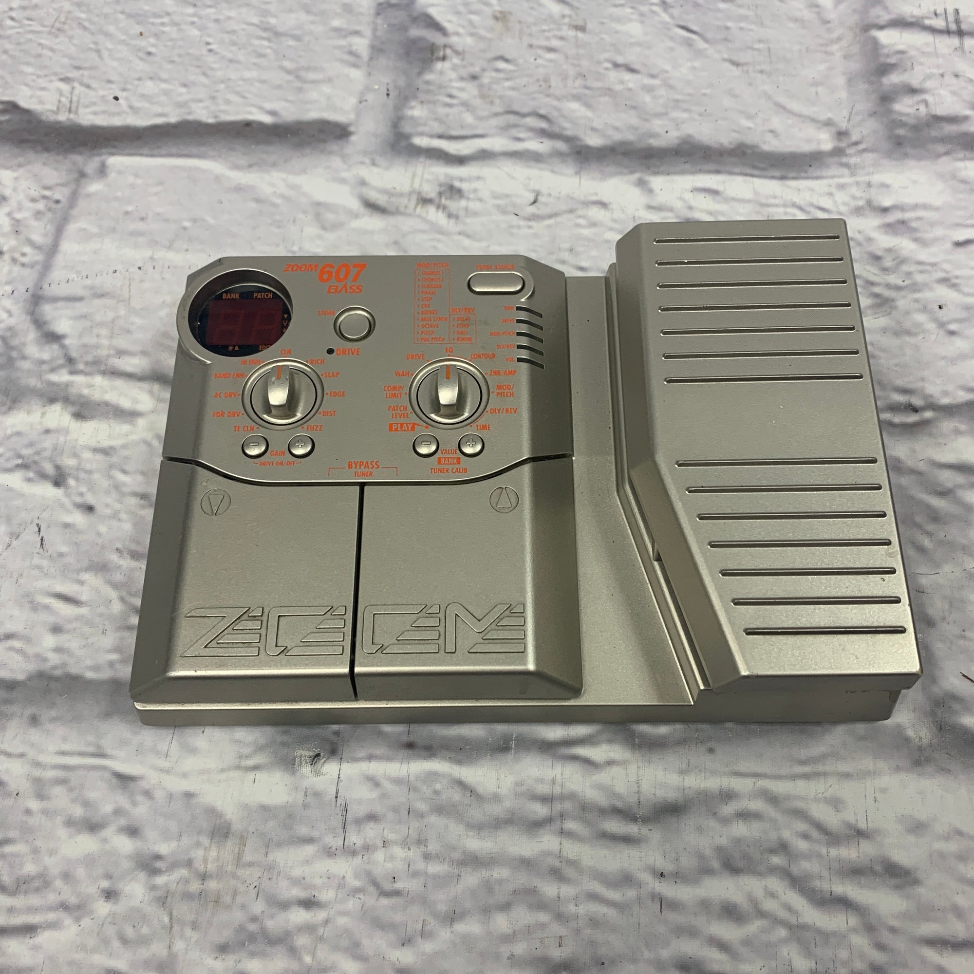 zoom bass pedal Zoom 607 Bass Multi-Effect Pedal