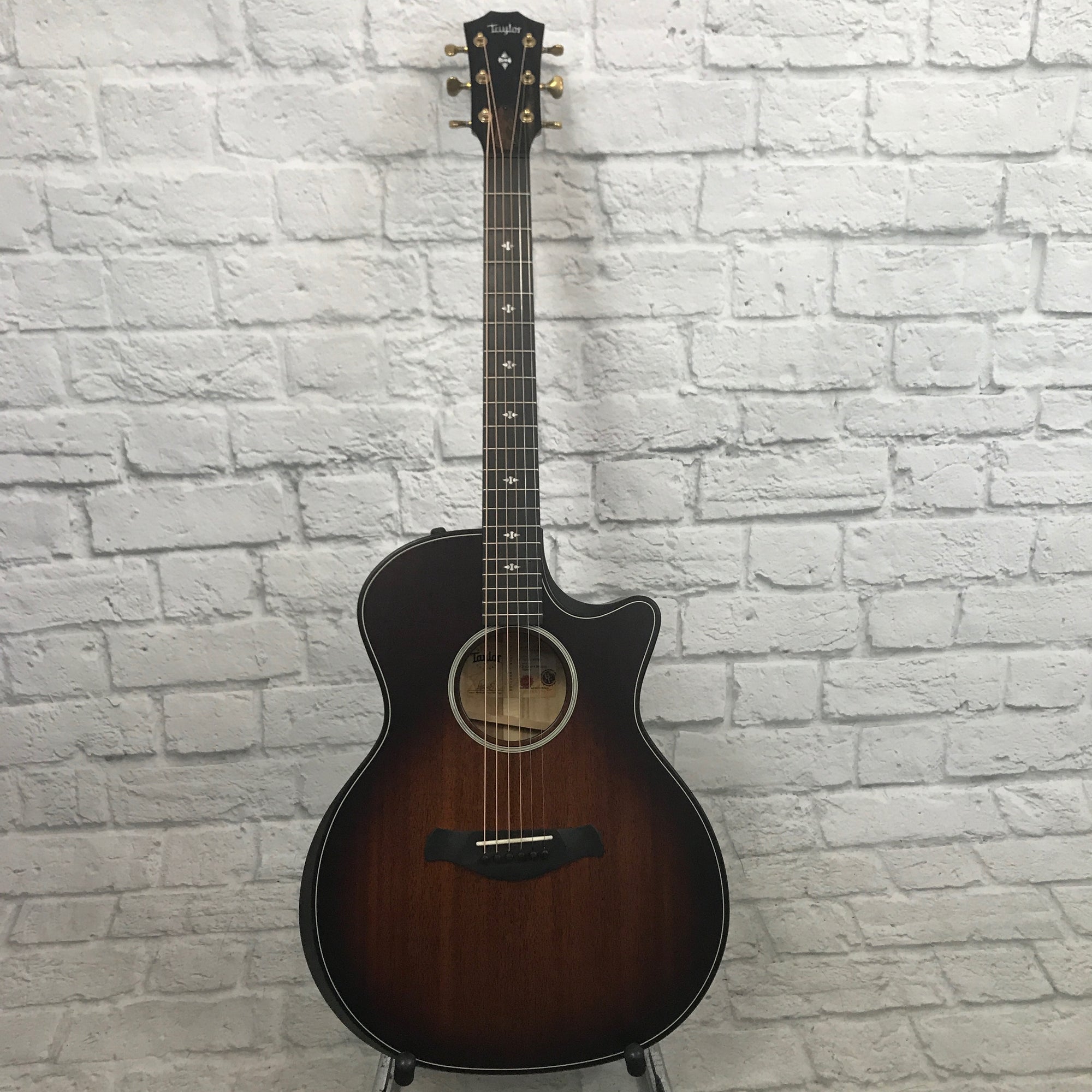Taylor Builder's Edition 324ce V-Class Bracing Shaded Edgeburst With Case
