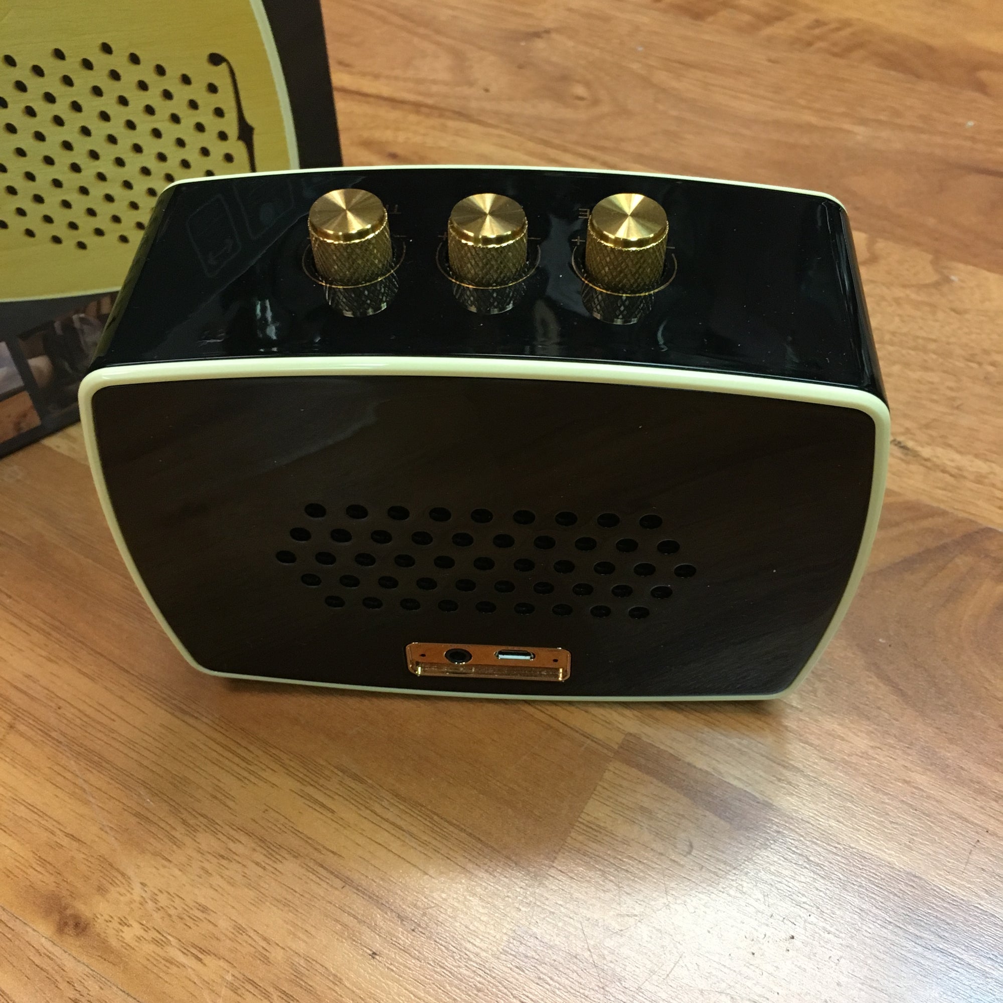 BEM Wireless Bluetooth Speaker Tuned for Country