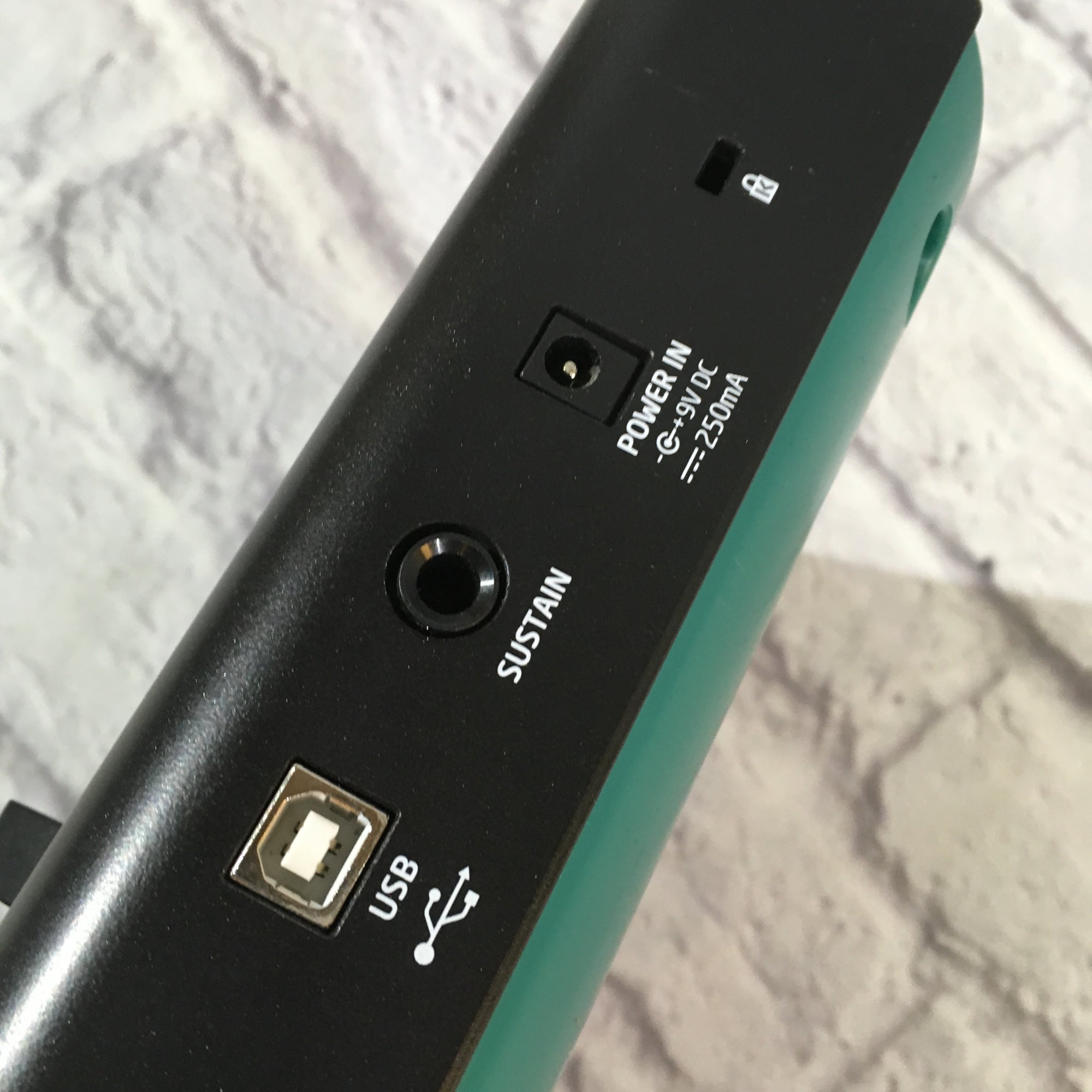 Novation Launchkey 61 Controller