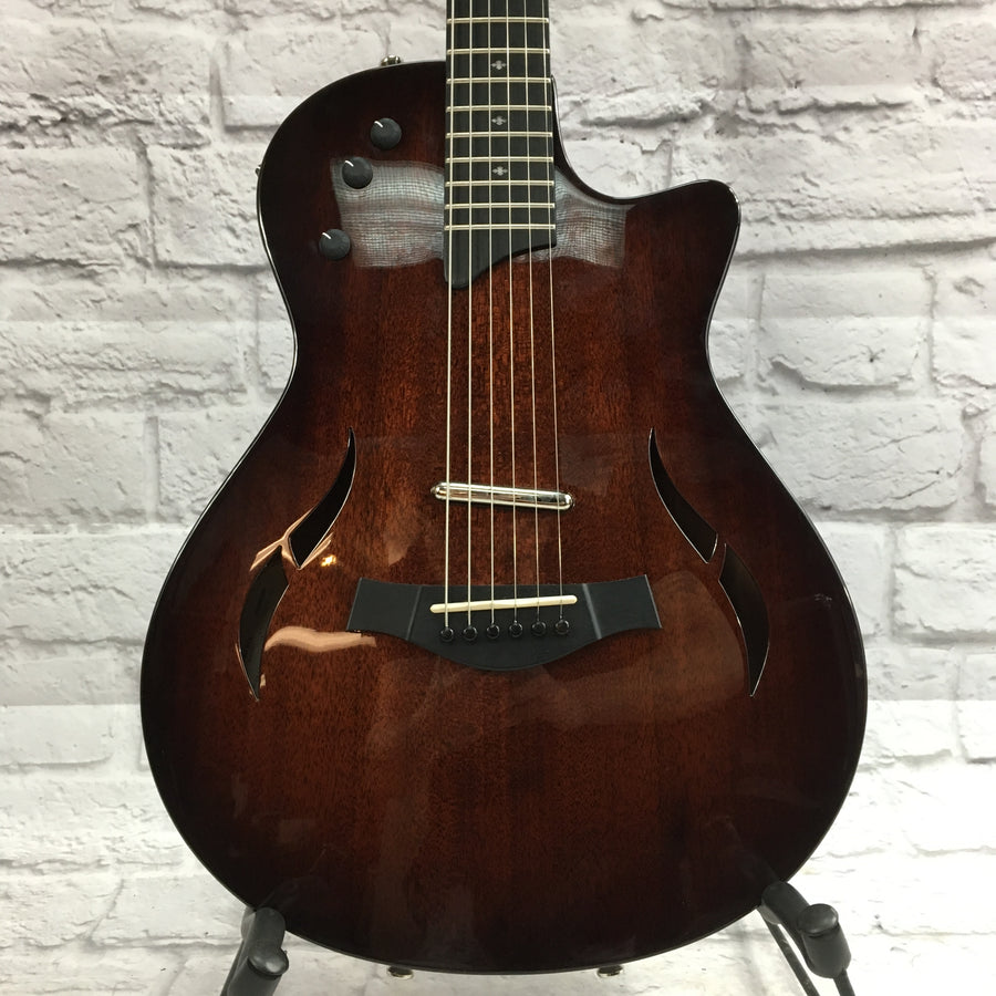 Taylor T5z Classic DLX Acoustic Electric Guitar