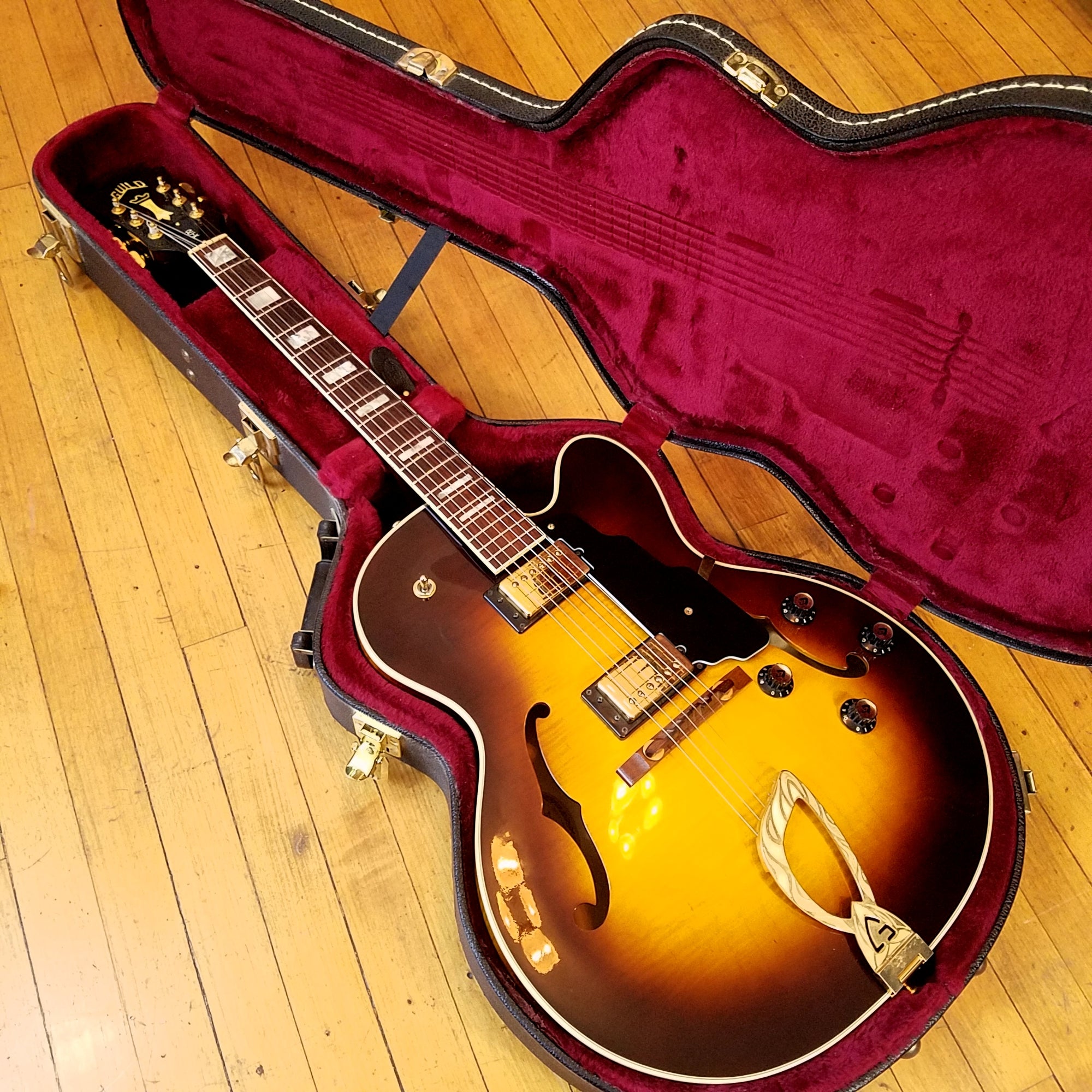 1998 Guild X-170 with Hardshell Case