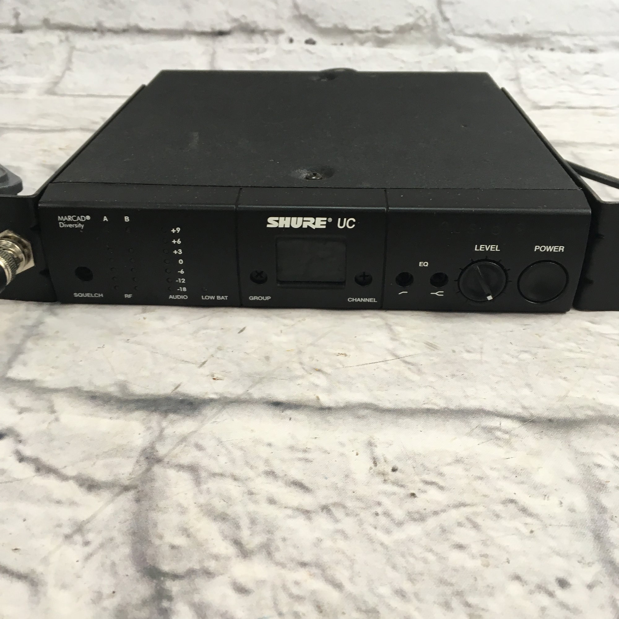 Shure UC4UA Wireless Microphone Outfit