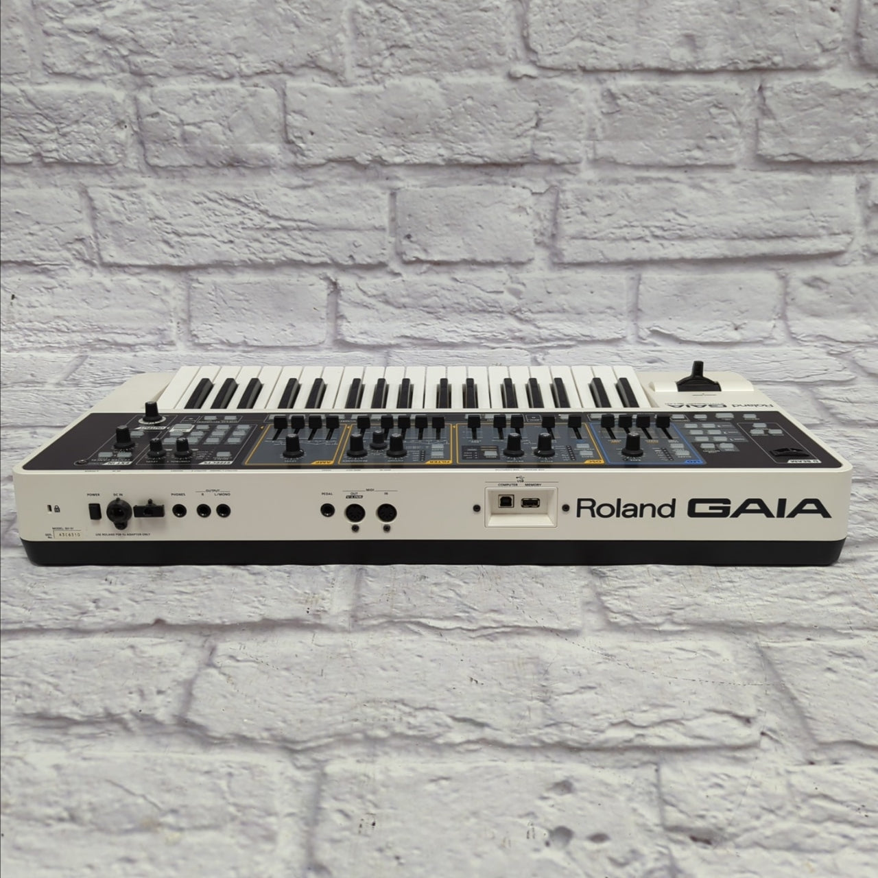 Roland SH-01 Gaia 37-Key Digital Synthesizer
