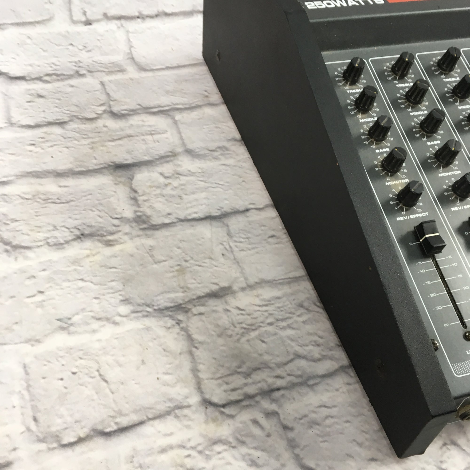 Ross PC7250 7 Channel Analog Mixer