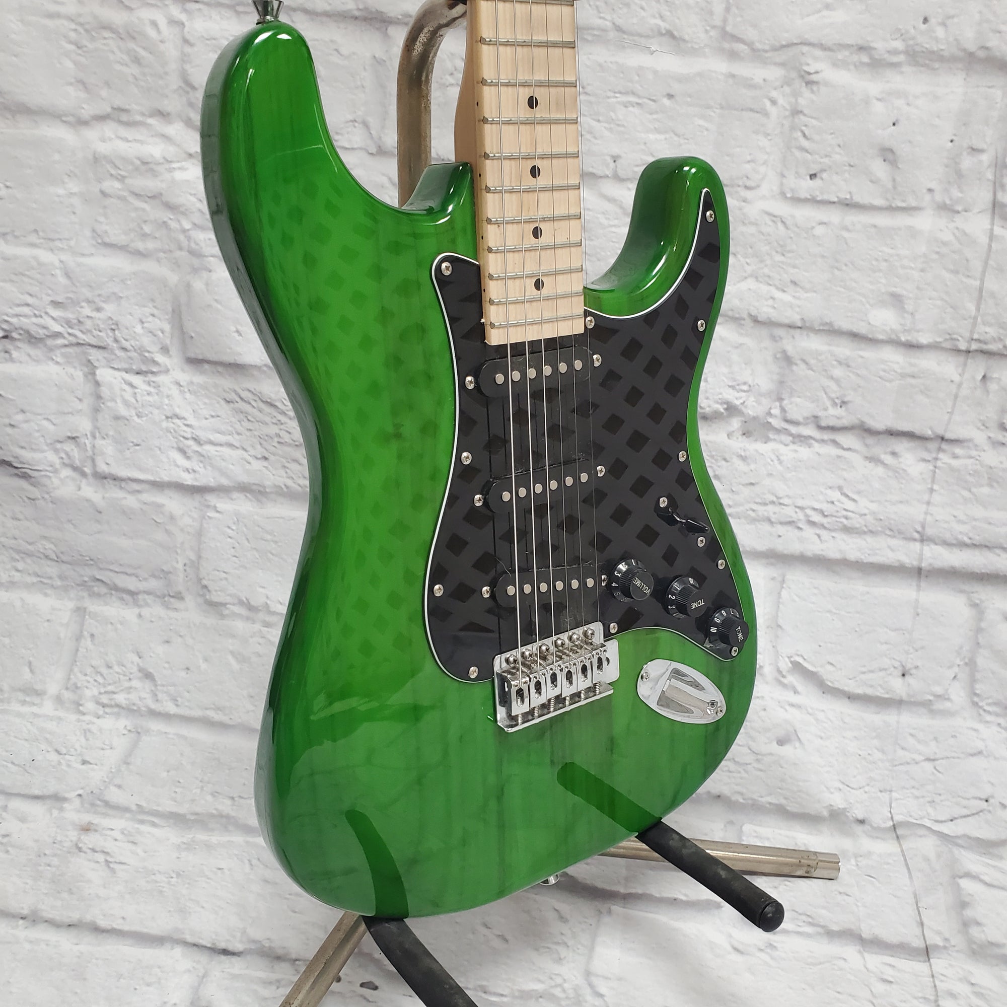 Unknown Strat Style Electric Guitar Trans Green