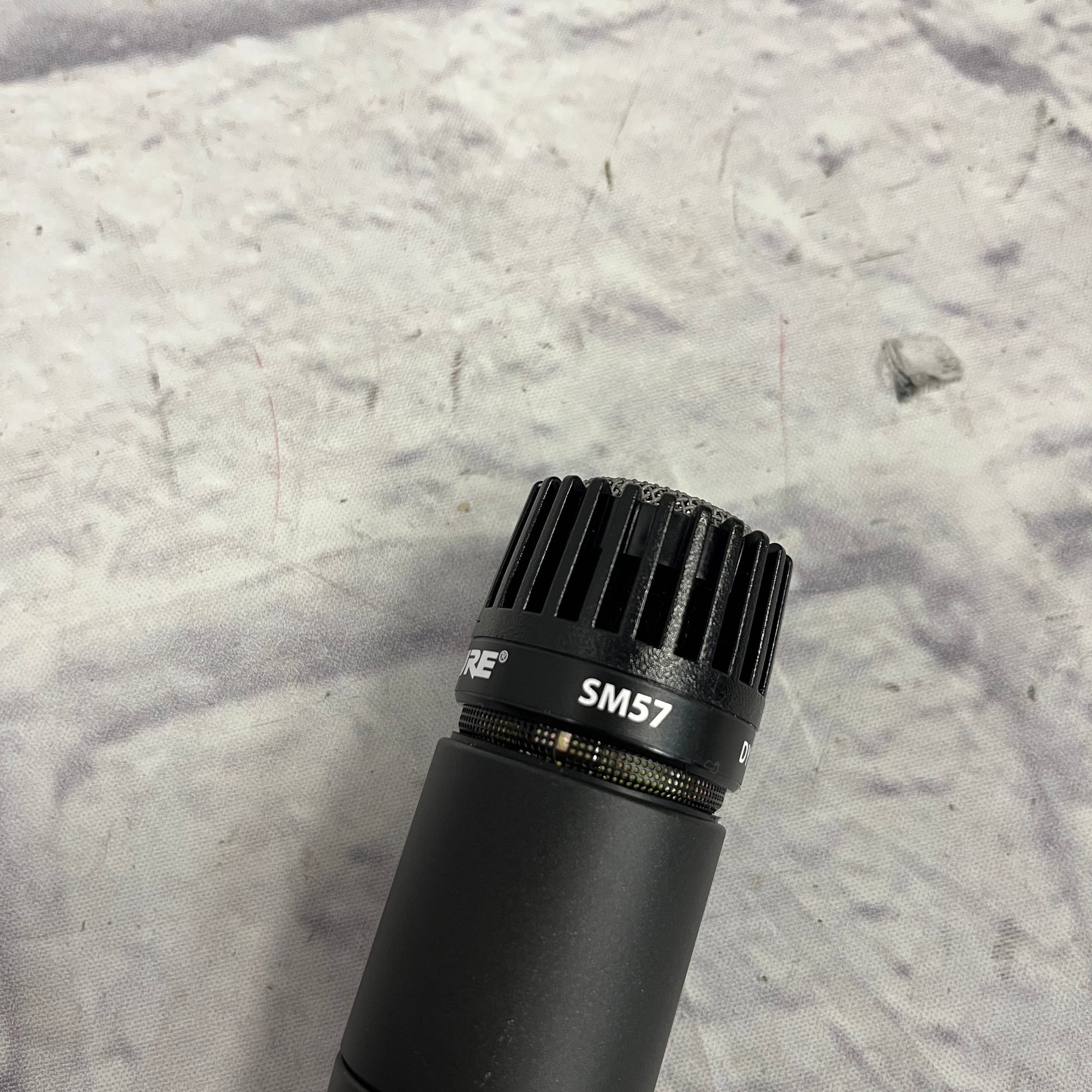 Shure SM57 DYNAMIC MICROPHONE