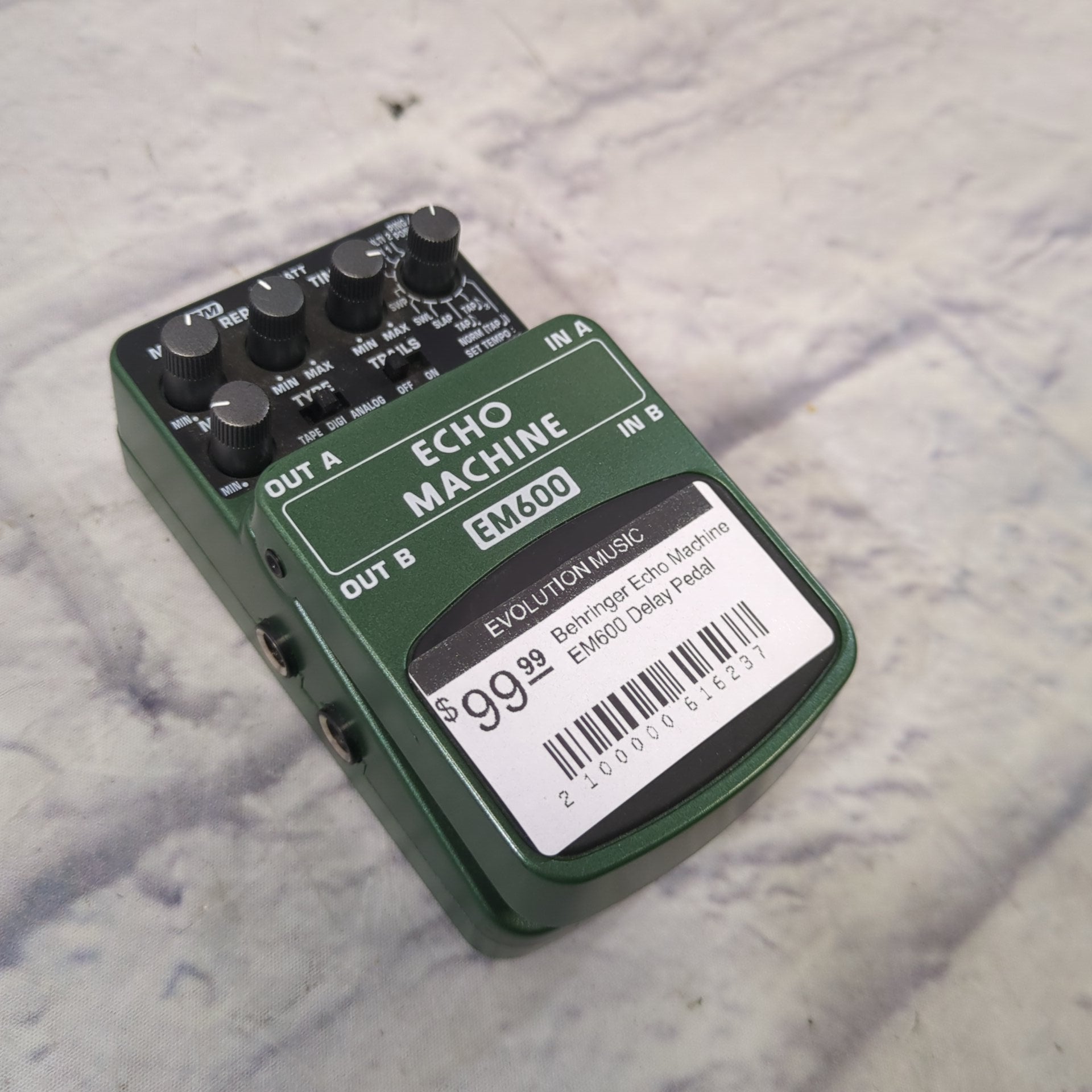 behringer em600 echo machine pedal Behringer Echo Machine EM600 Delay Pedal