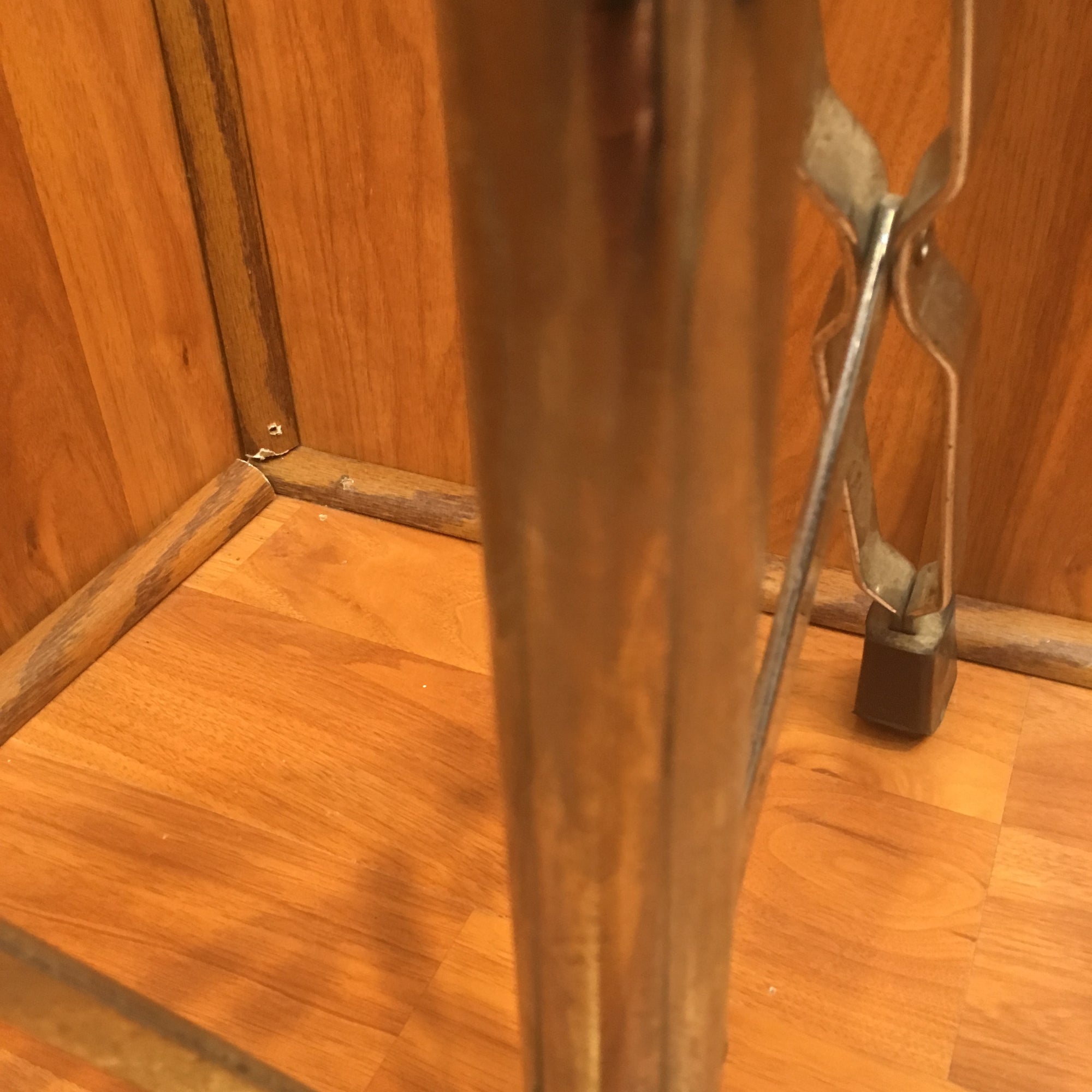 Ludwig Straight Cymbal Stand (missing leg nut)