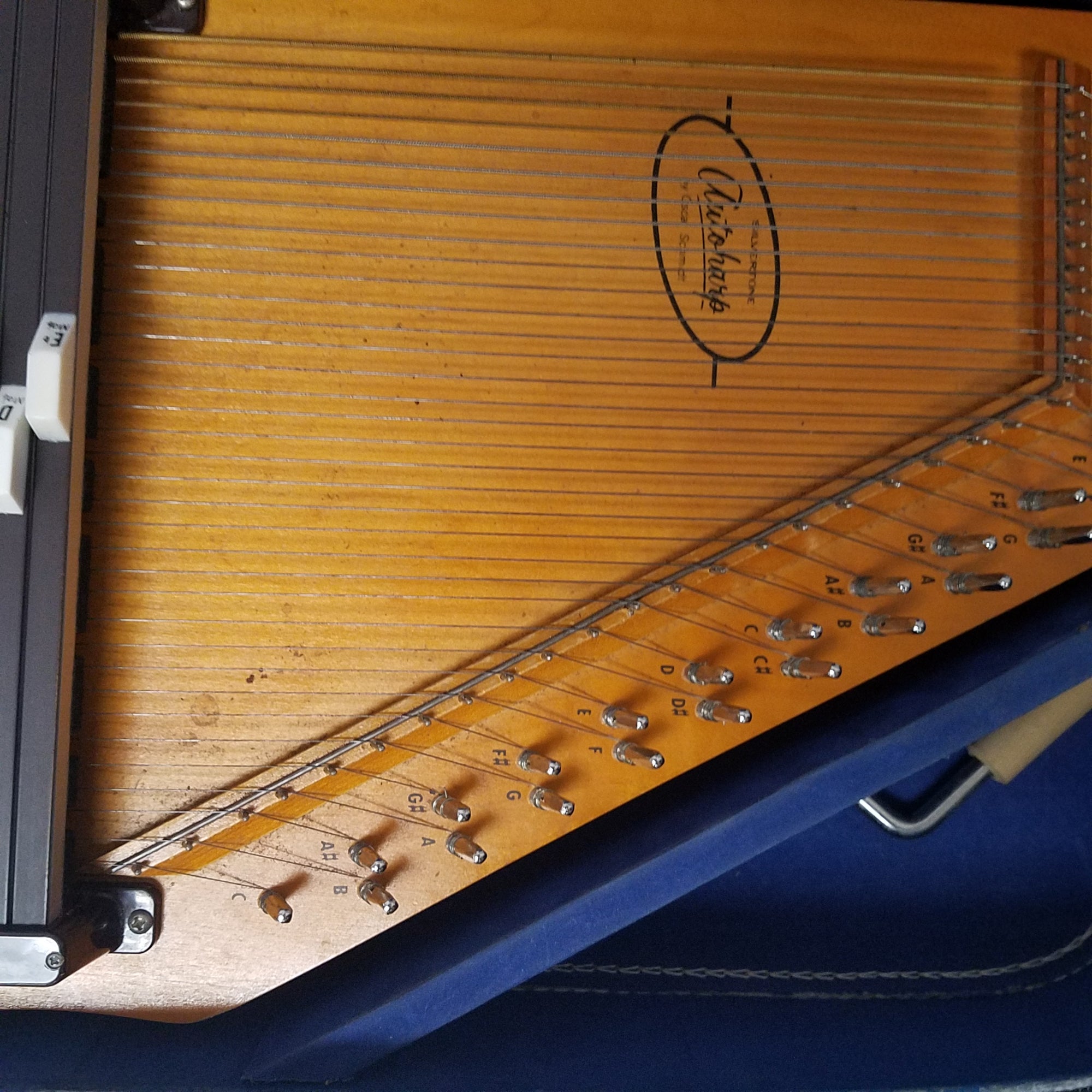 Oscar Schmidt Silverstone Autoharp