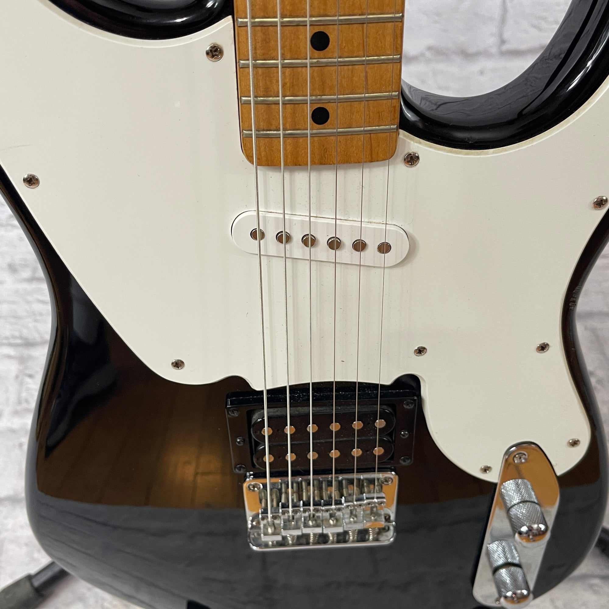 Squier Black 51 Series Modified Telecaster-Stratocaster