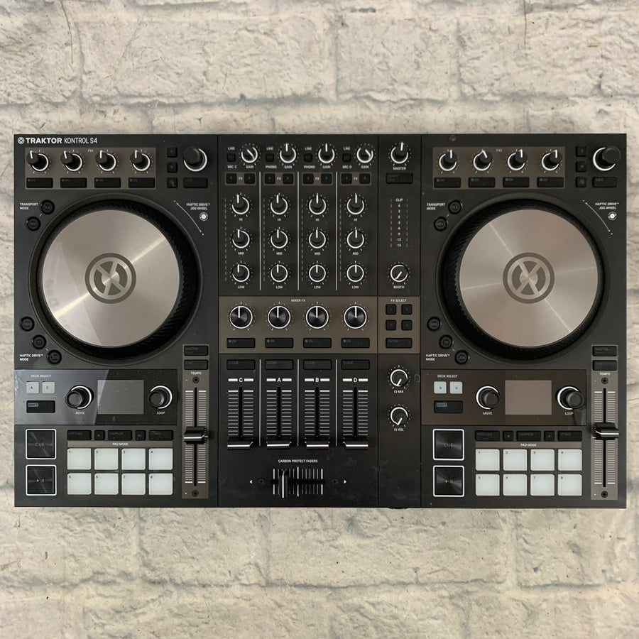 Native Instruments Traktor Kontrol S4 MK3 DJ Controller with Gig Bag