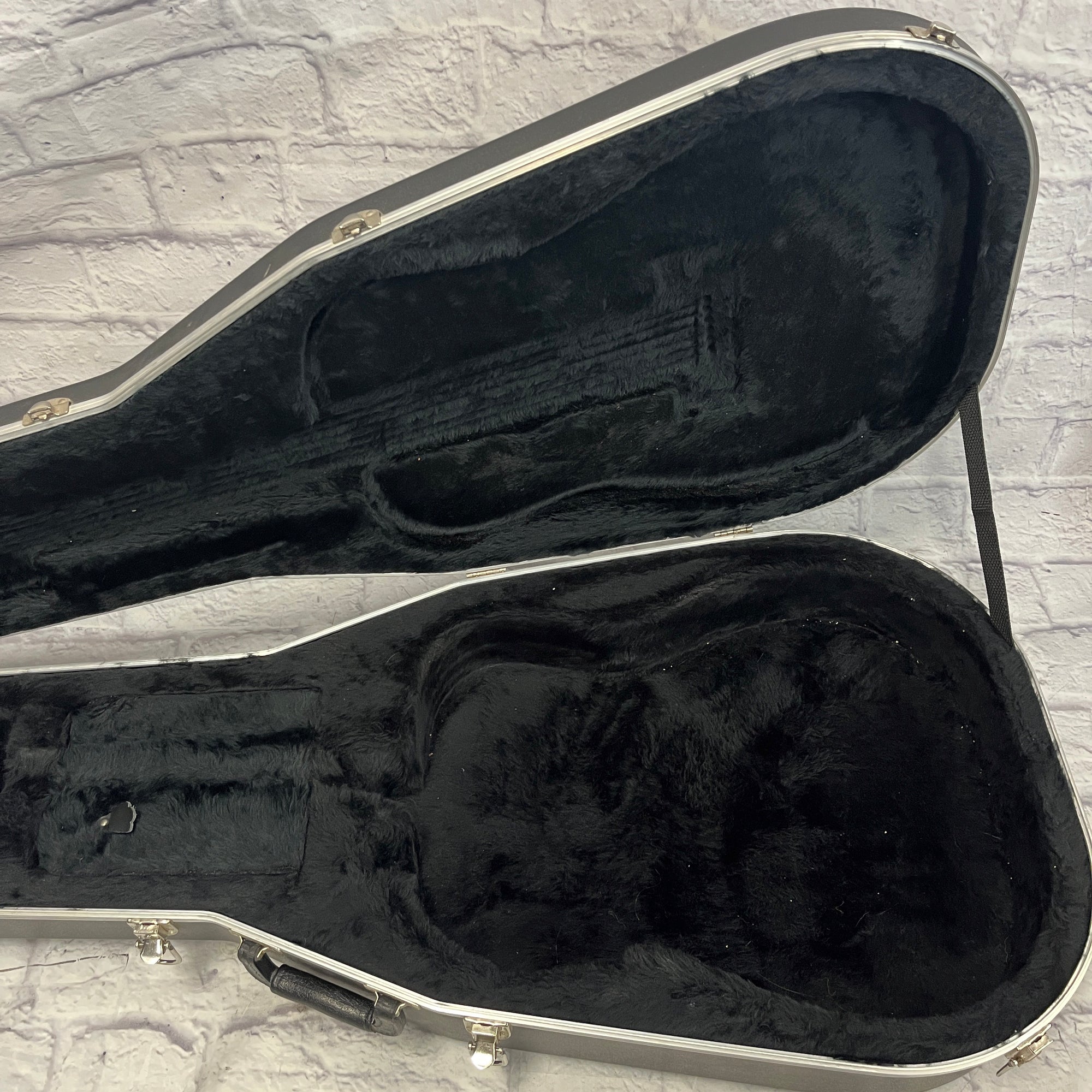 Unknown Dreadnaught Acoustic Guitar Hard Case