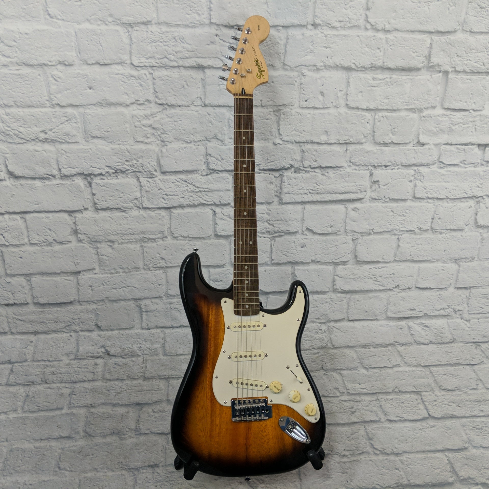 Squier Stratocaster SSS Sunburst