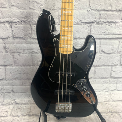 ** Squier Vintage Modified Black 4-String Jazz Bass