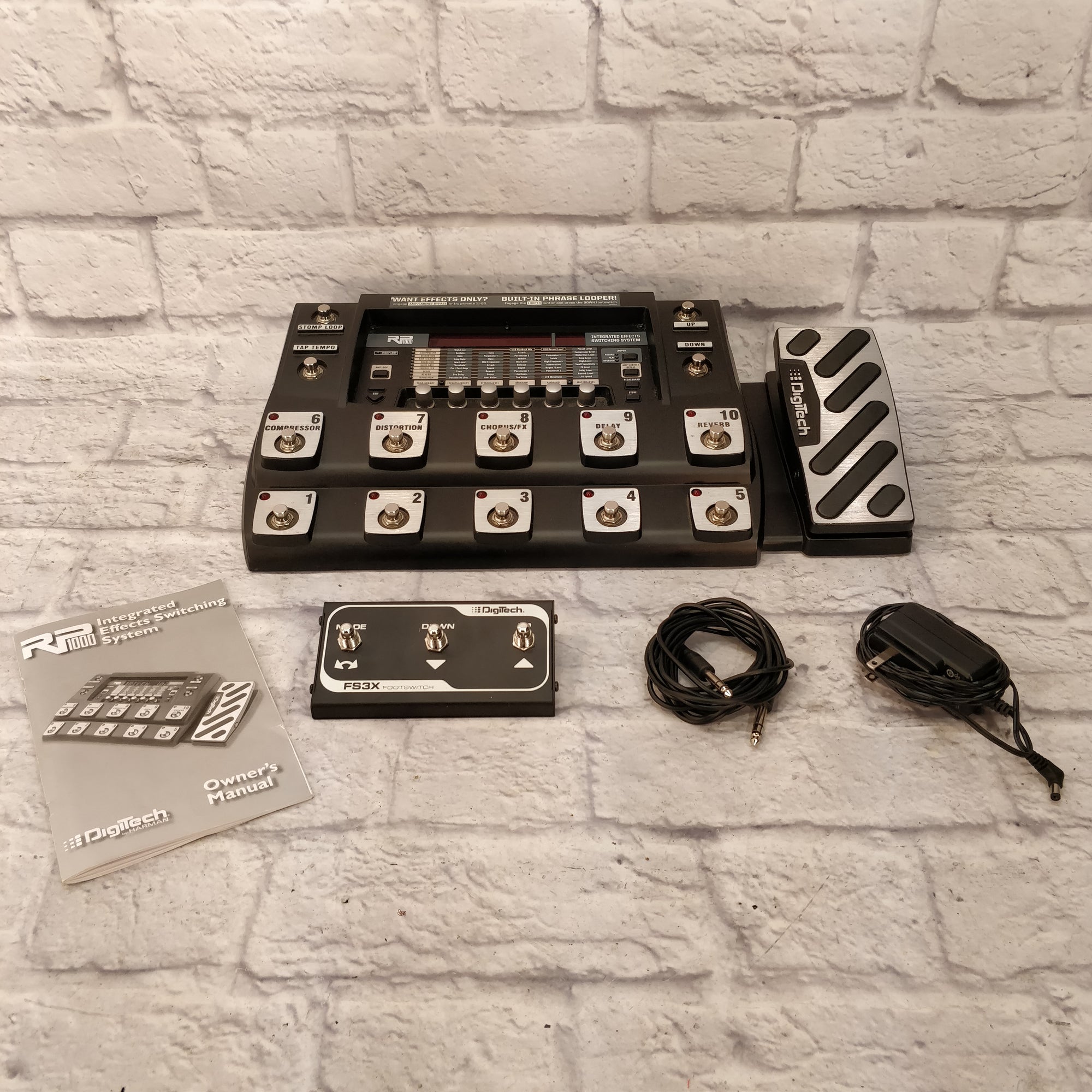 guitar pedal switching system DigiTech RP1000 Integrated Effects Switching System